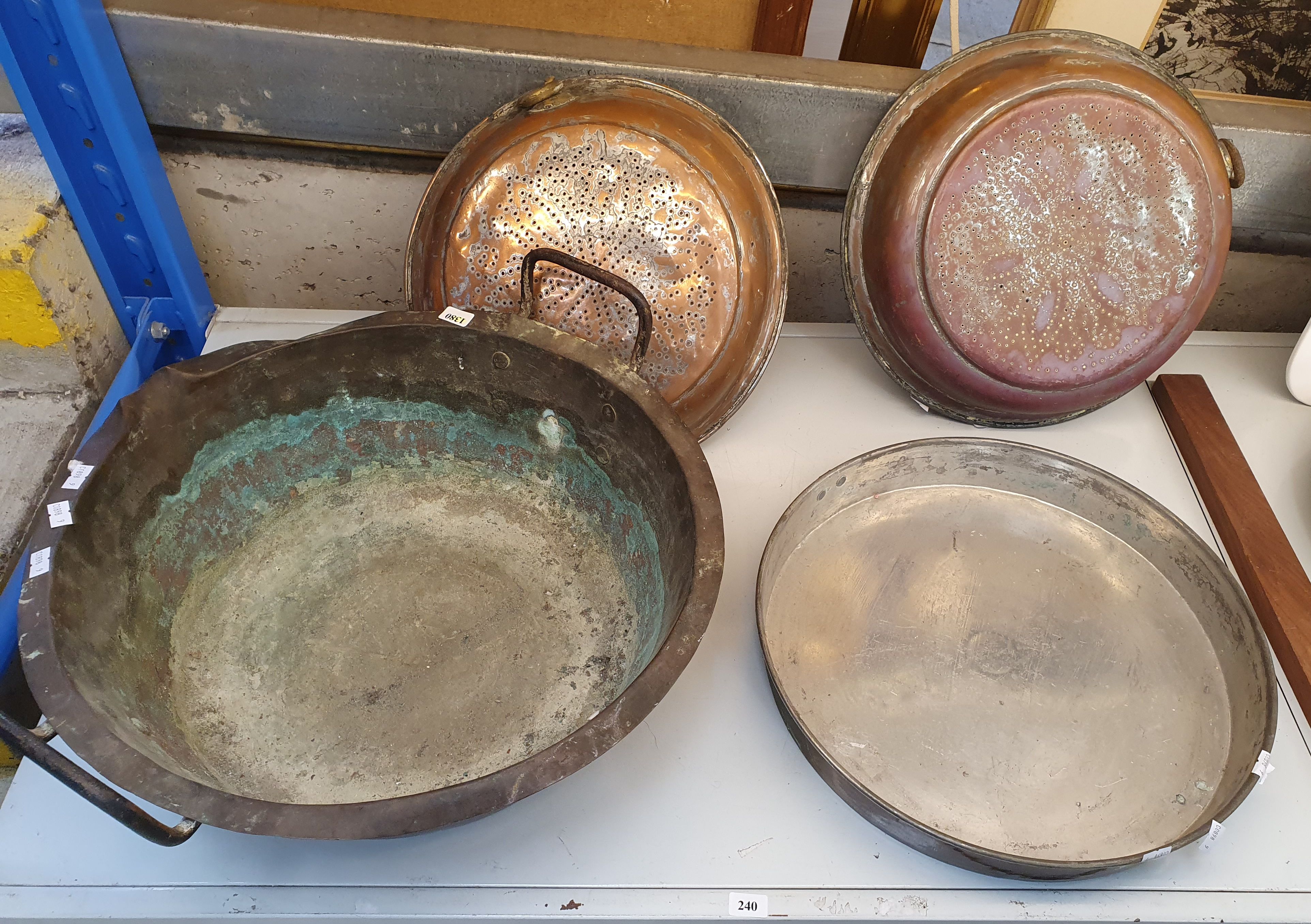 240 · A GROUP OF METALWARE