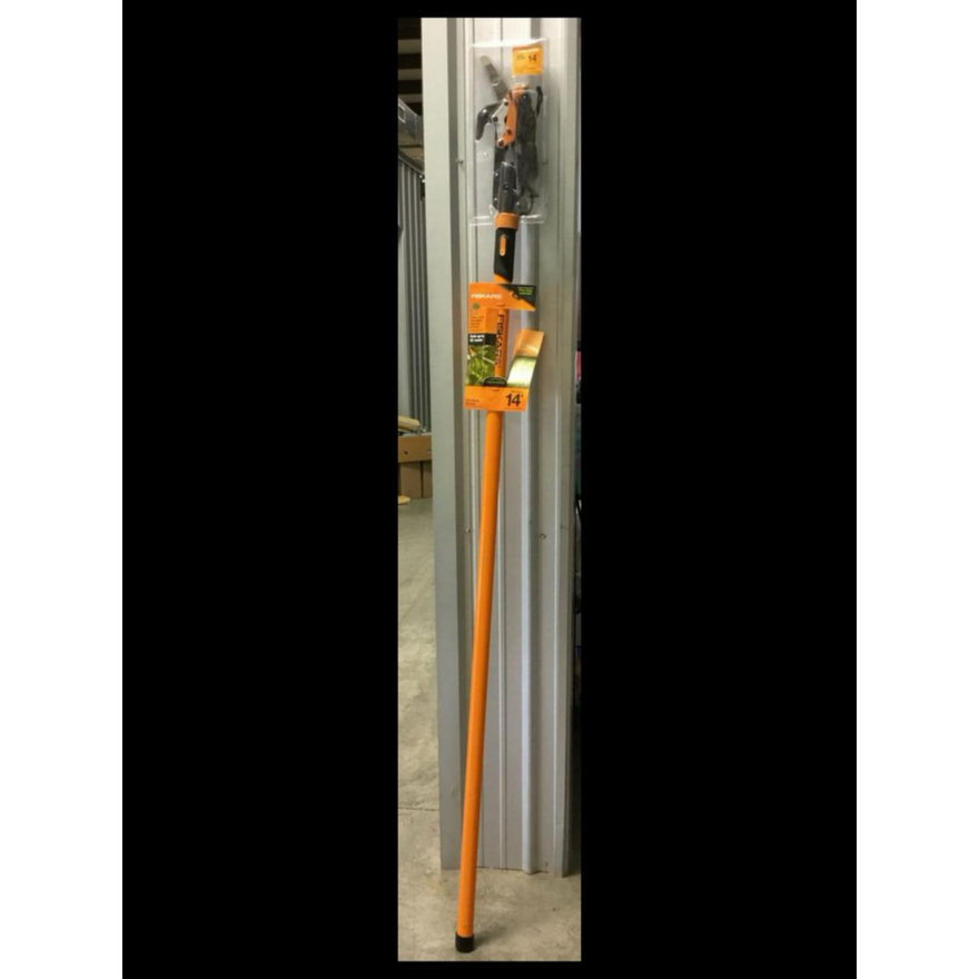 Fiskars Extendable Pole Saw & Pruner- Extends Up To 14'