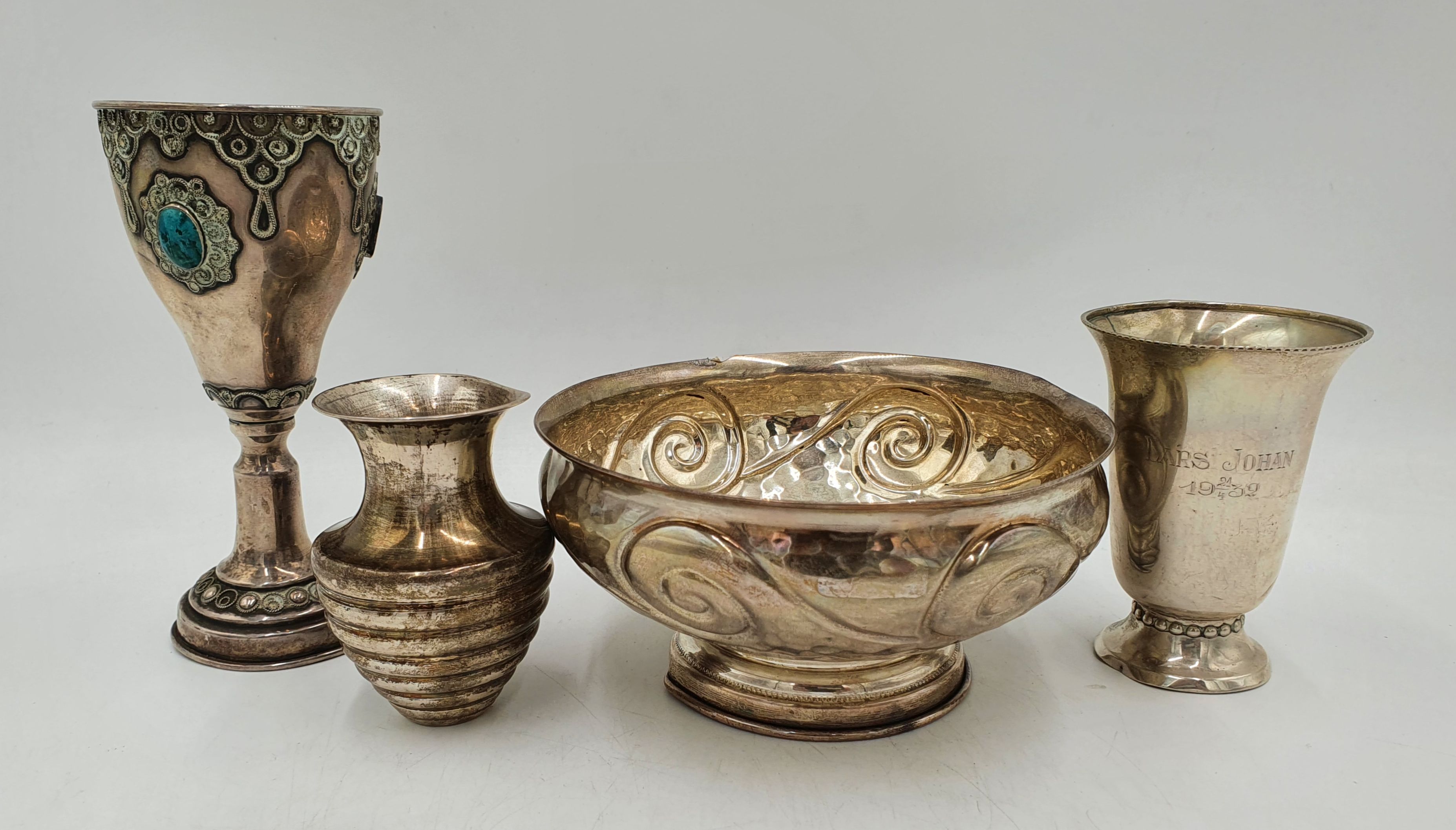 508 · FOUR VARIOUS SILVER ITEMS