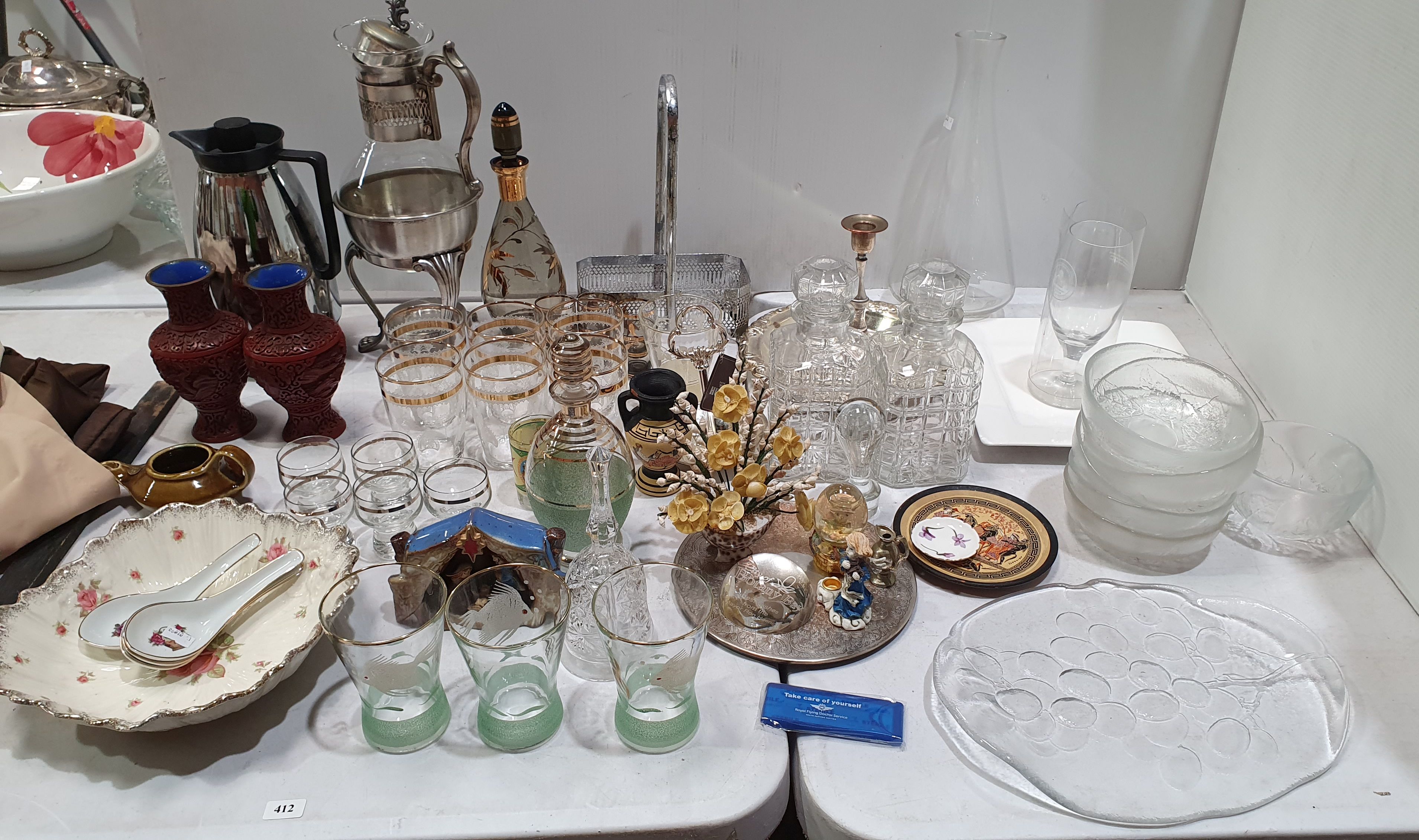 412 · A GROUP OF VARIOUS ITEMS