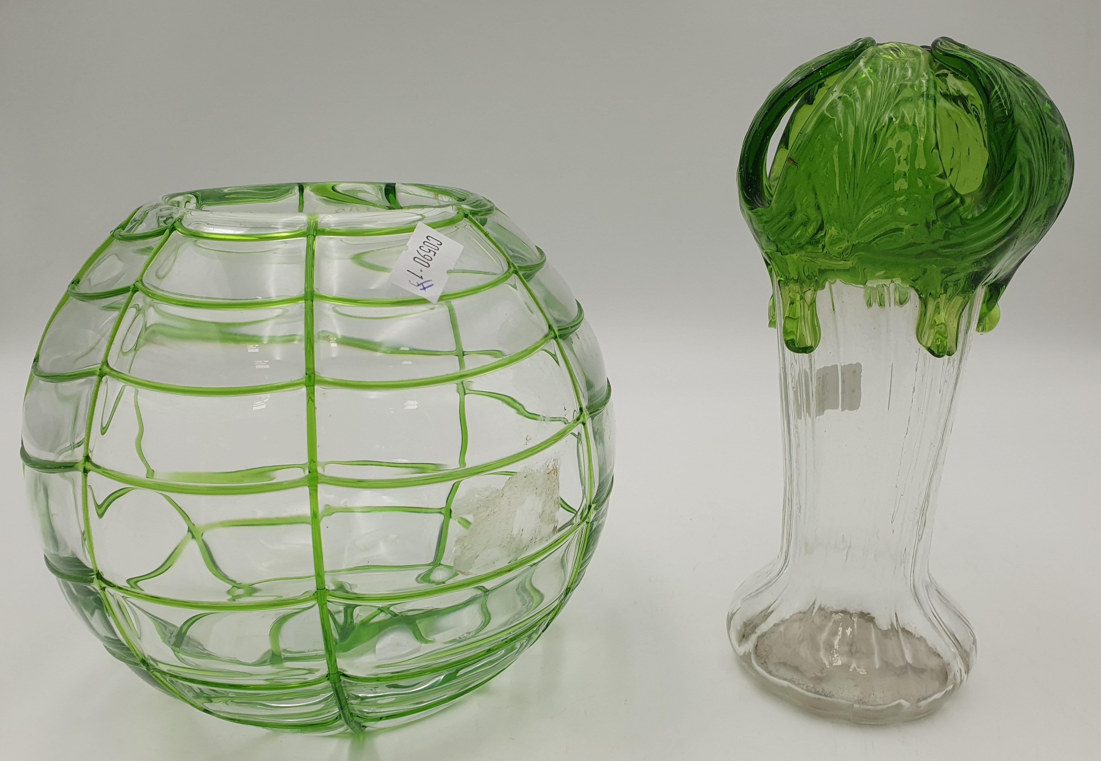564 · TWO GREEN ART GLASS VASES