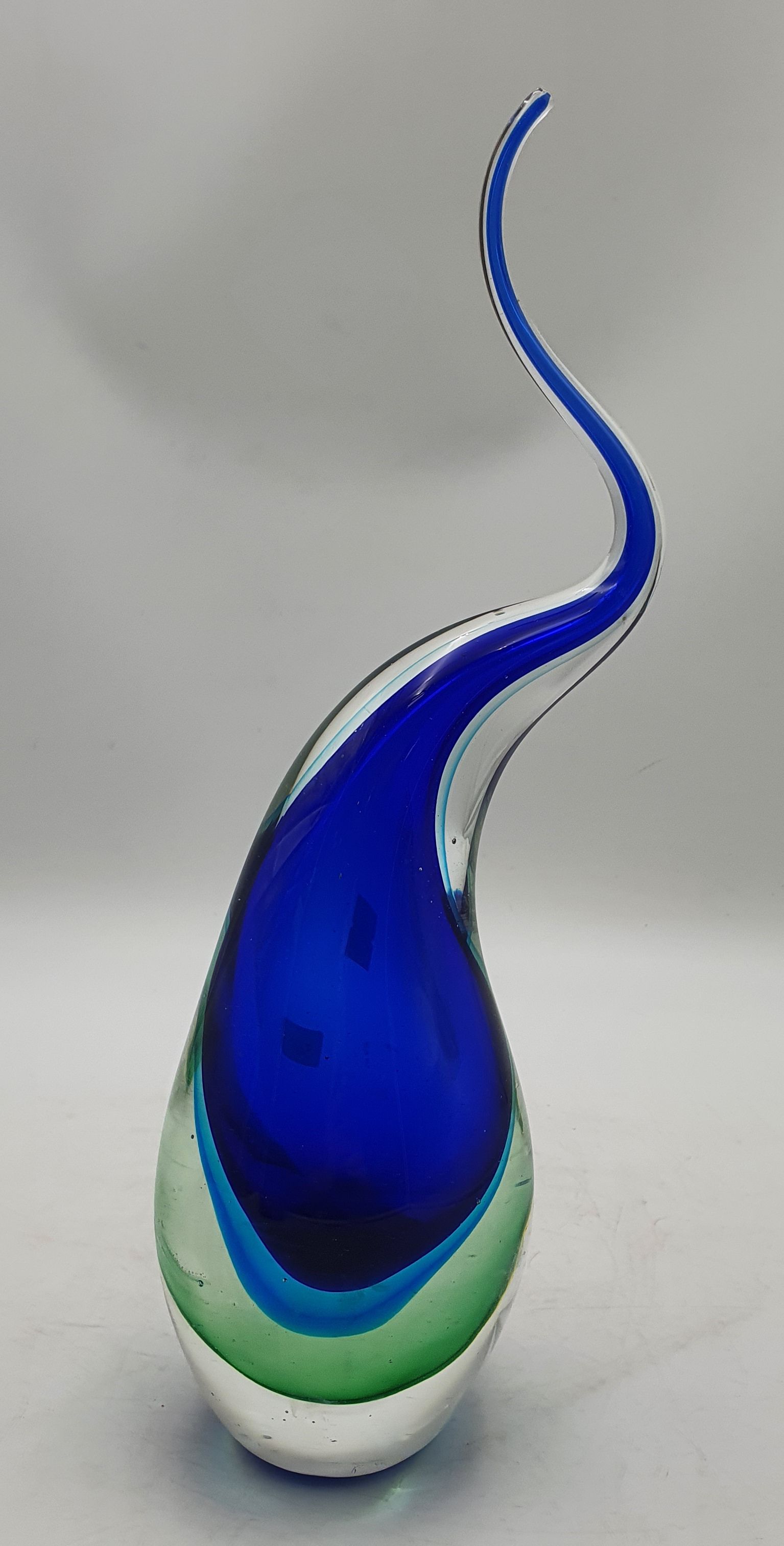 568 · AN ABSTRACT SOMMESRO GLASS SCULPTURE