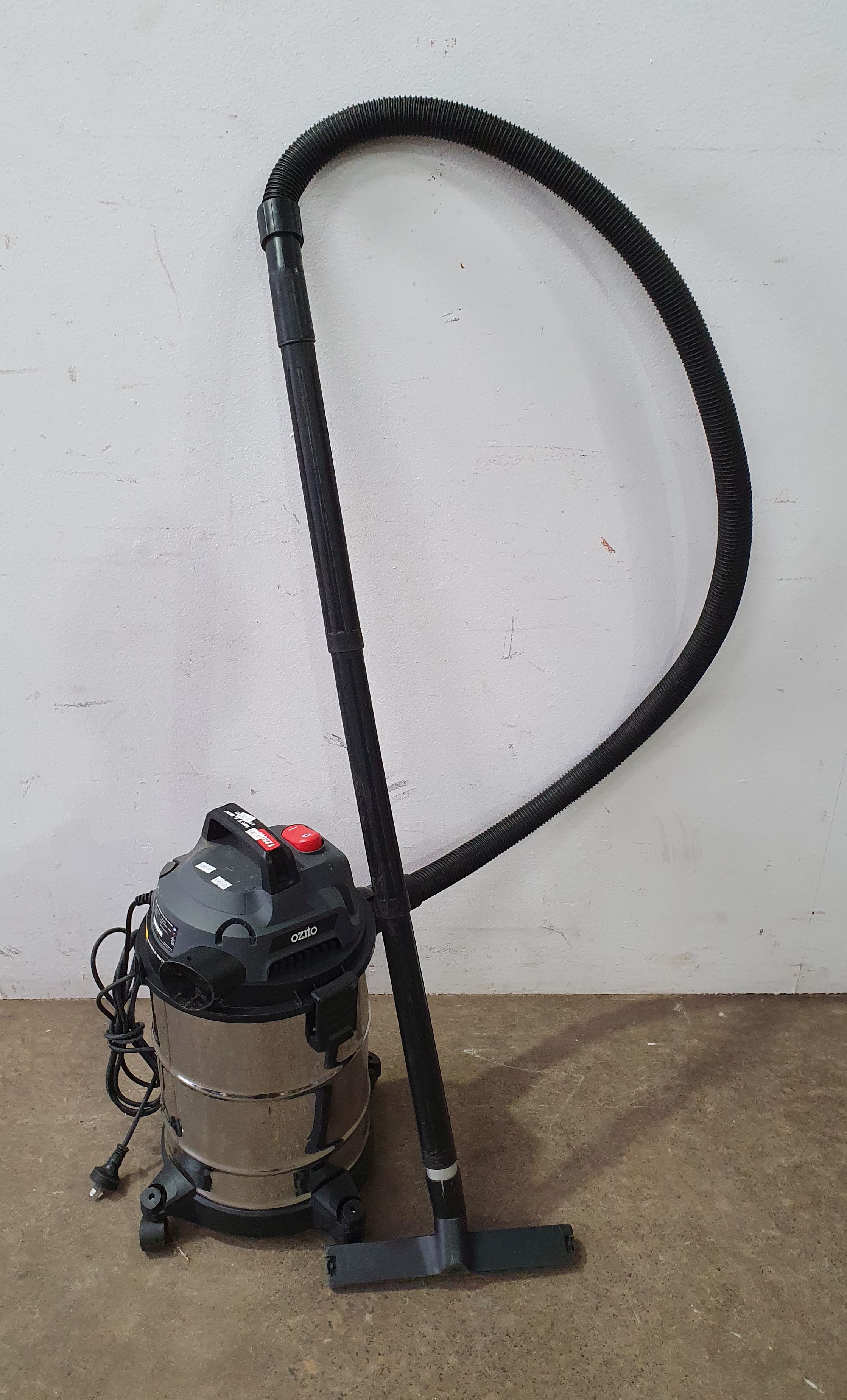 1283 · AN OZITO WET AND DRY VACUUM CLEANER