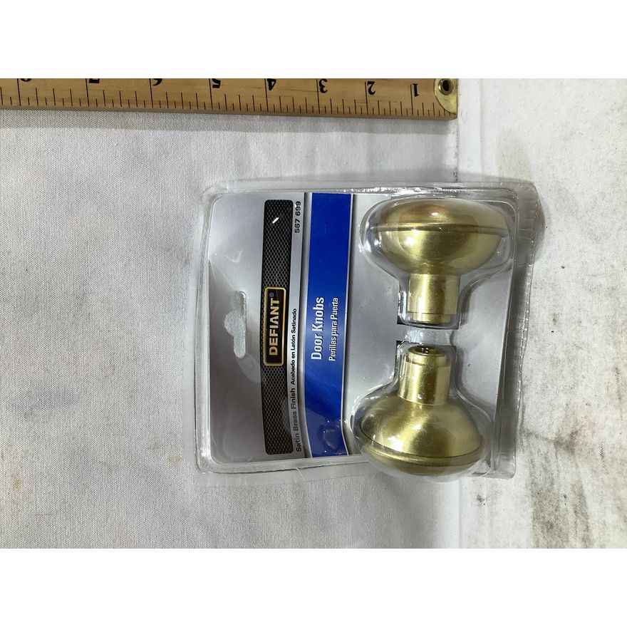 Defiant 2pk Door Knobs