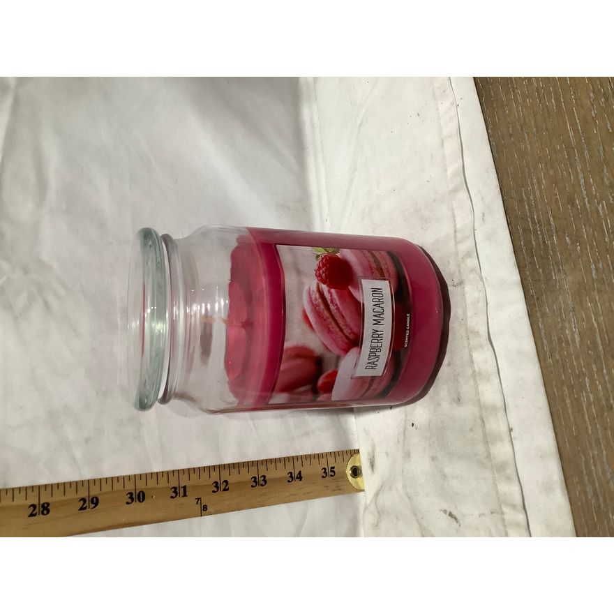Old Williamsburgh 20oz Raspberry Macaron Scented Candle
