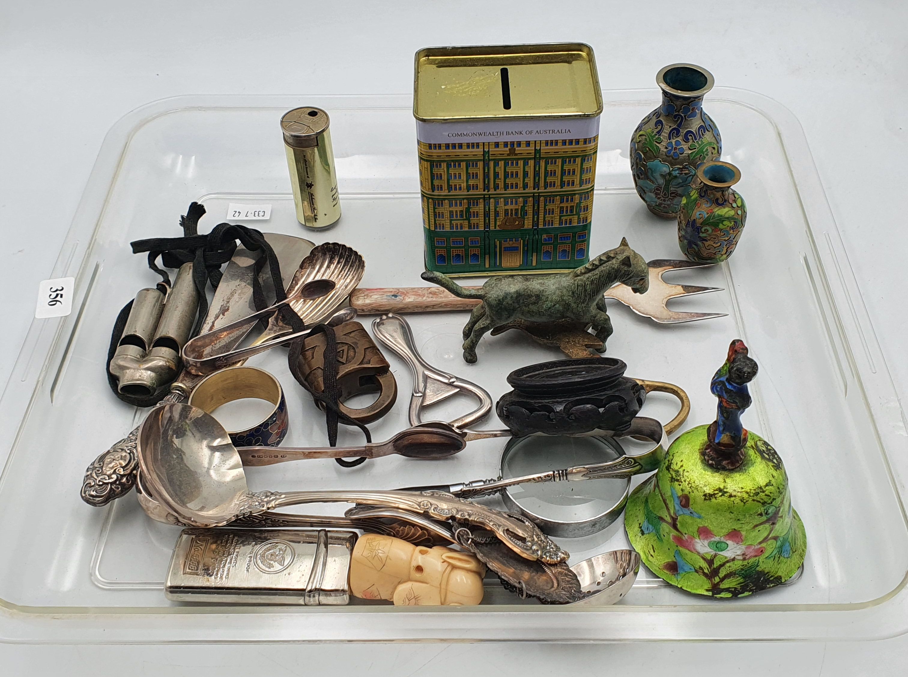 A TRAY OF ASSORTED ITEMS