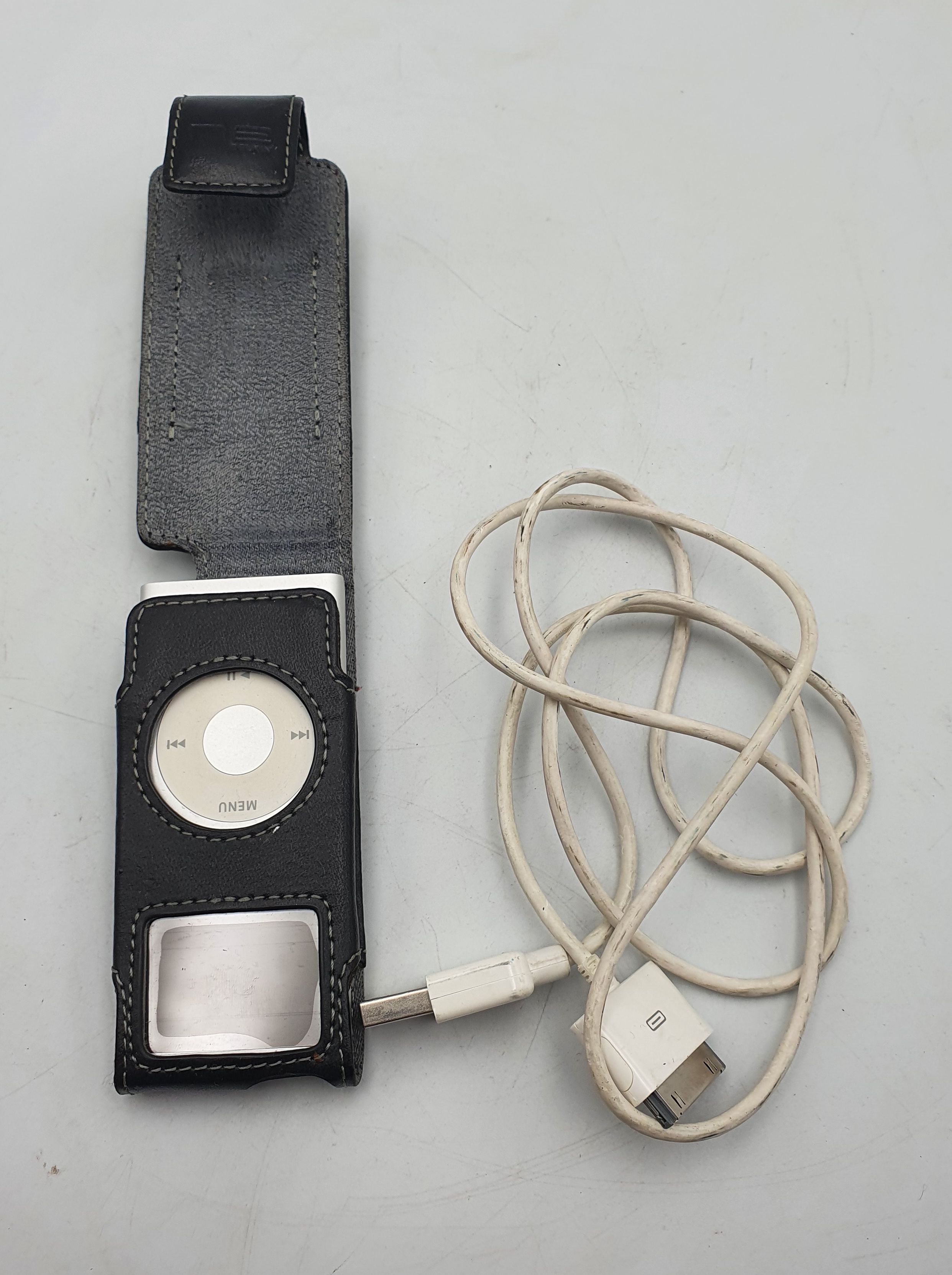 300 · A 4GB iPOD