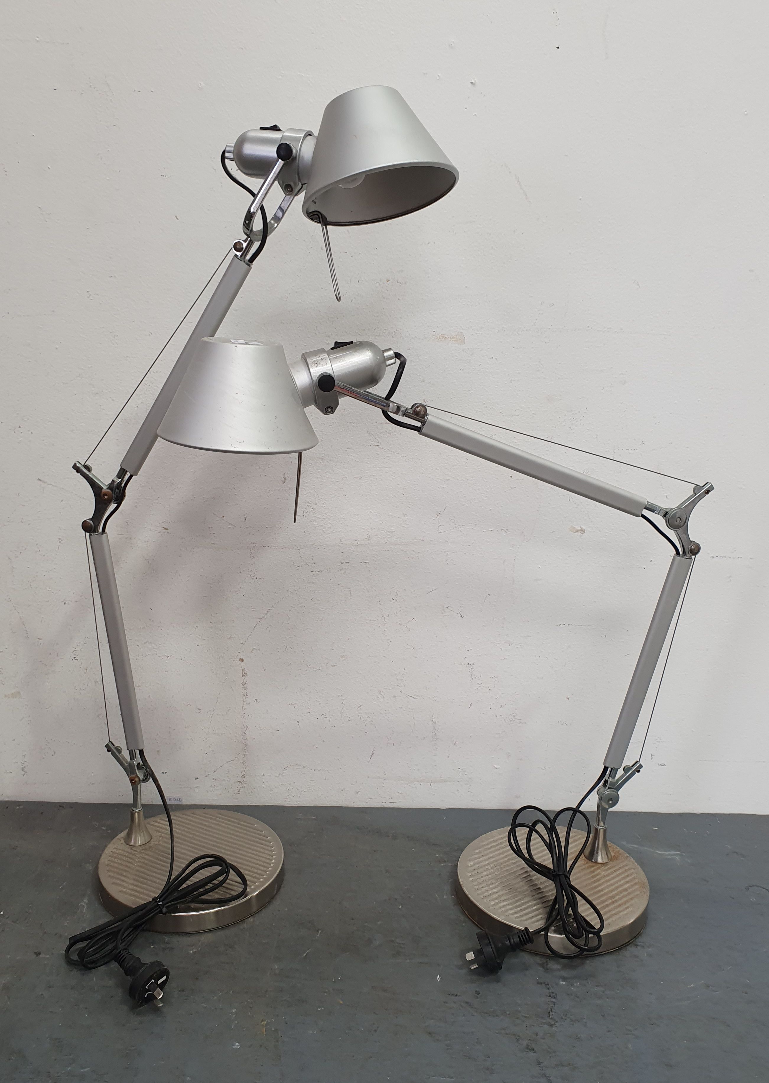 A PAIR OF DESK LAMPS