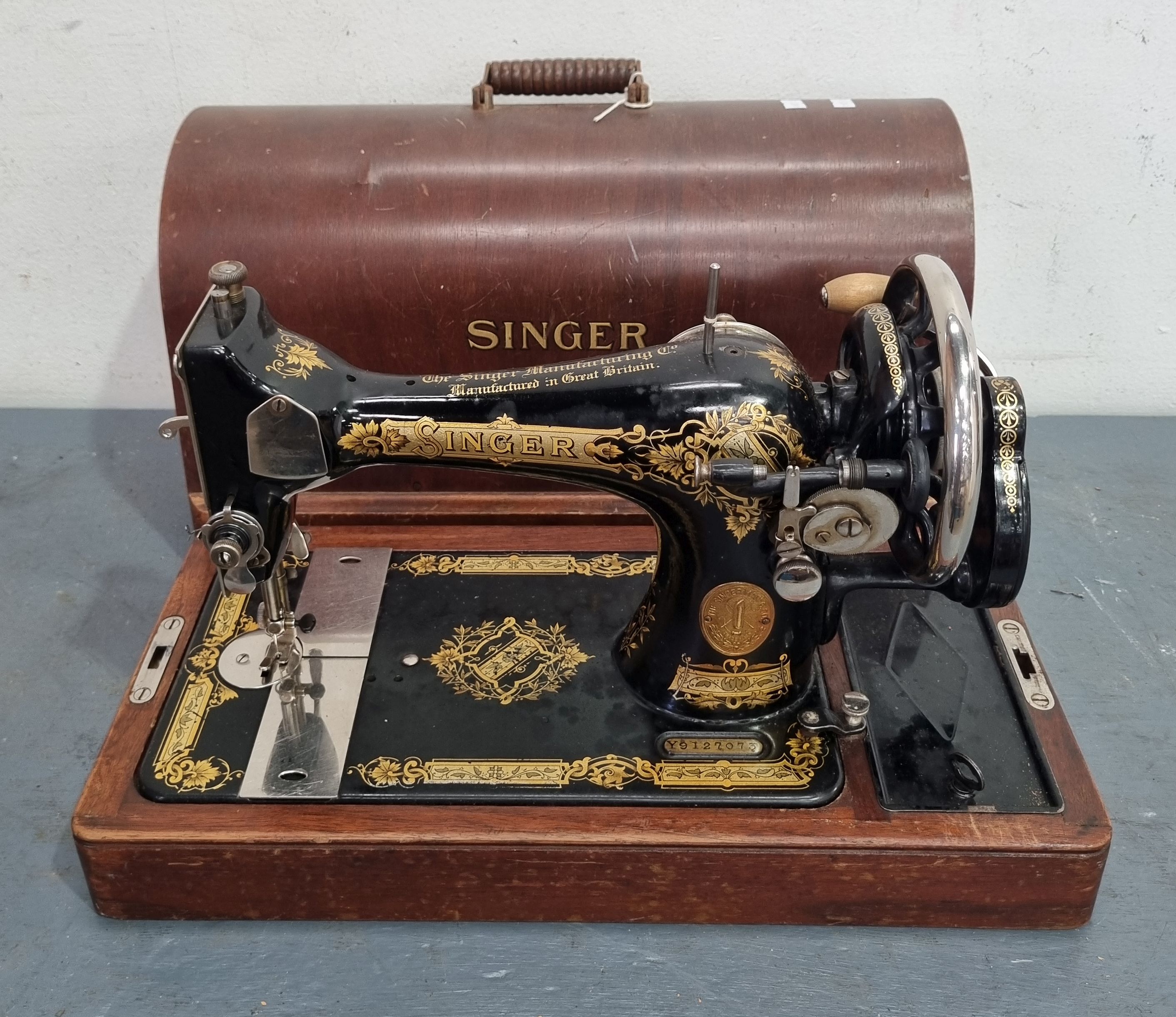 1315 · A SINGER SEWING MACHINE