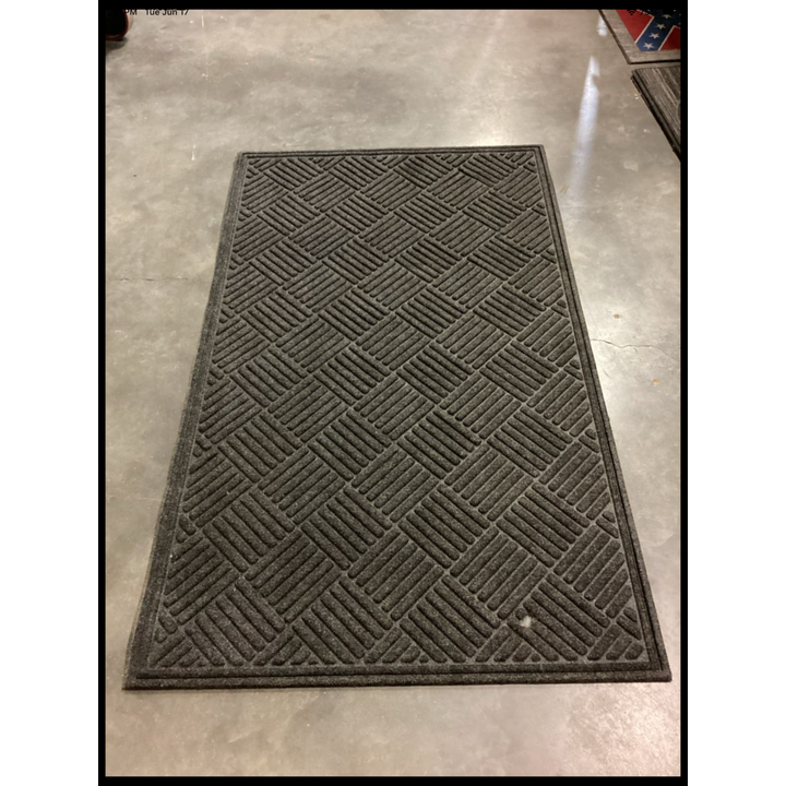 3ft x 5ft Outdoor Rug/Mat- Black, Has Damage To Back Of Rug