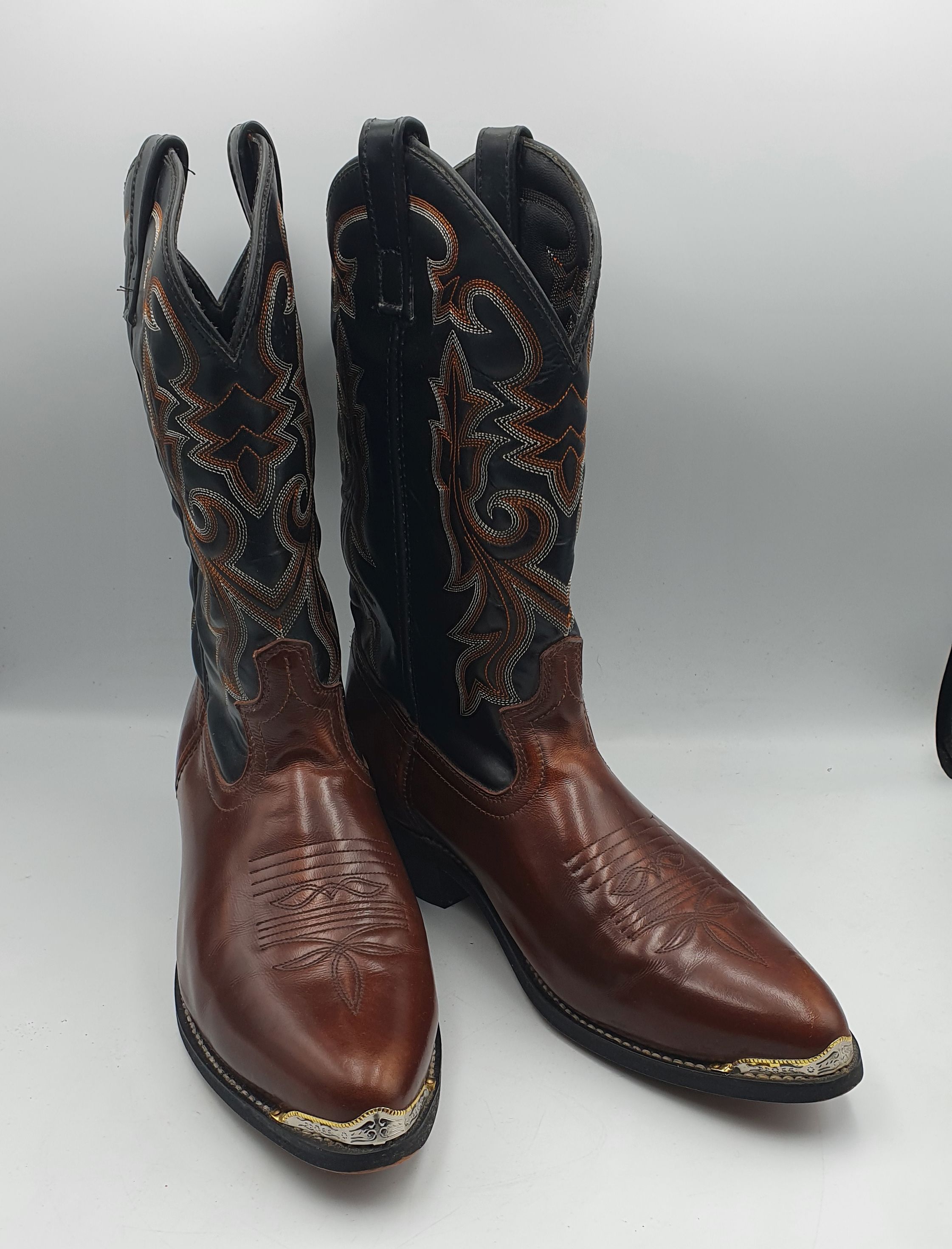 253 · A PAIR OF MEN'S COWBOY BOOTS BOUGHT NASHVILLE TENNESSEE