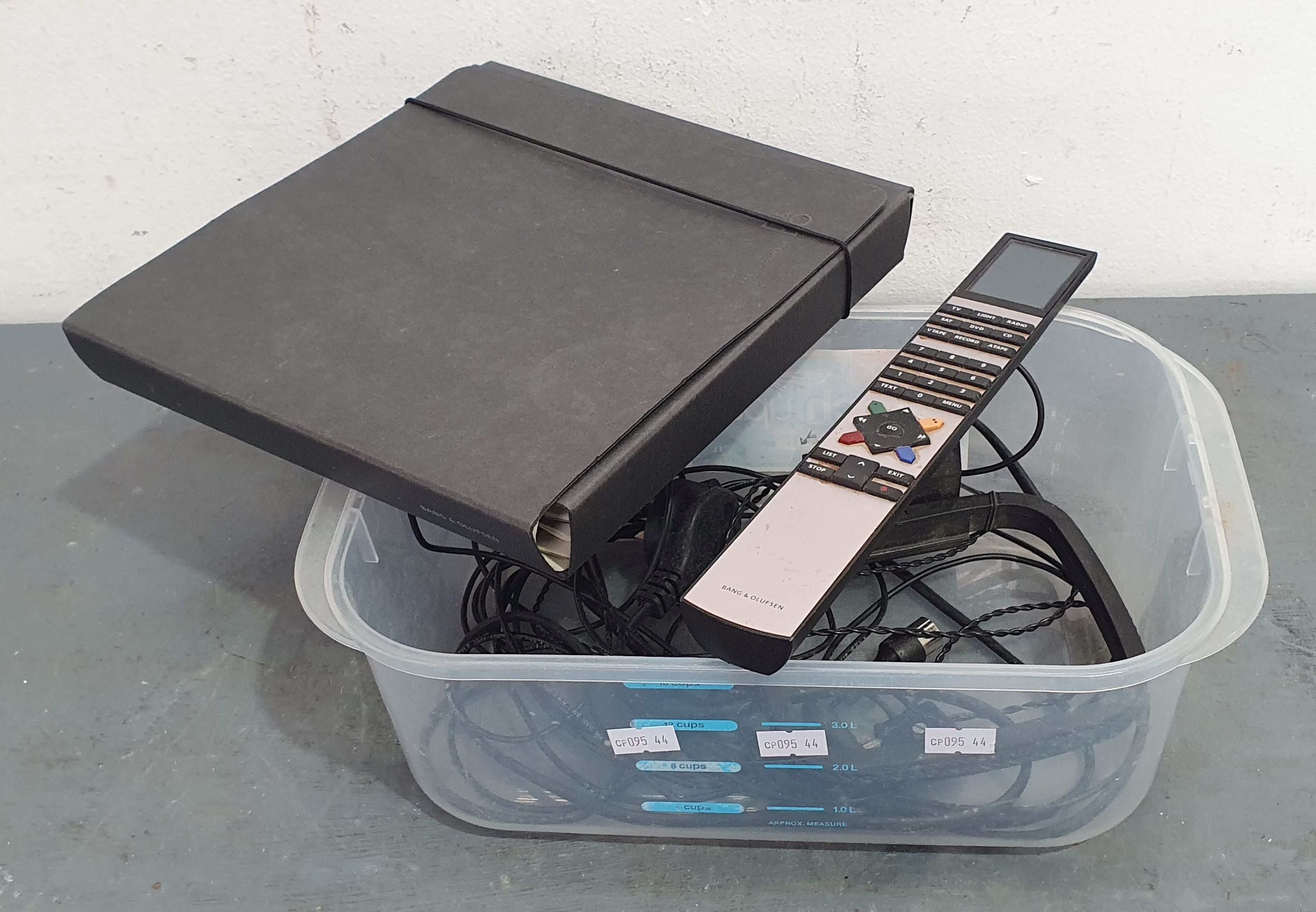 A GROUP OF ELECTRICAL ITEMS