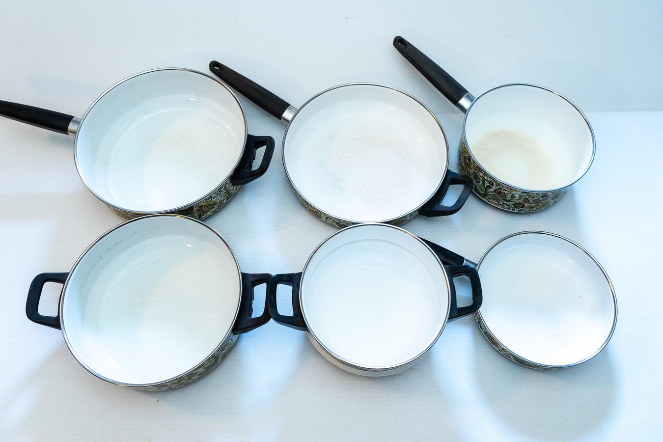 Six-Piece Fansipan Green Paisley Enamel Cookware Set`