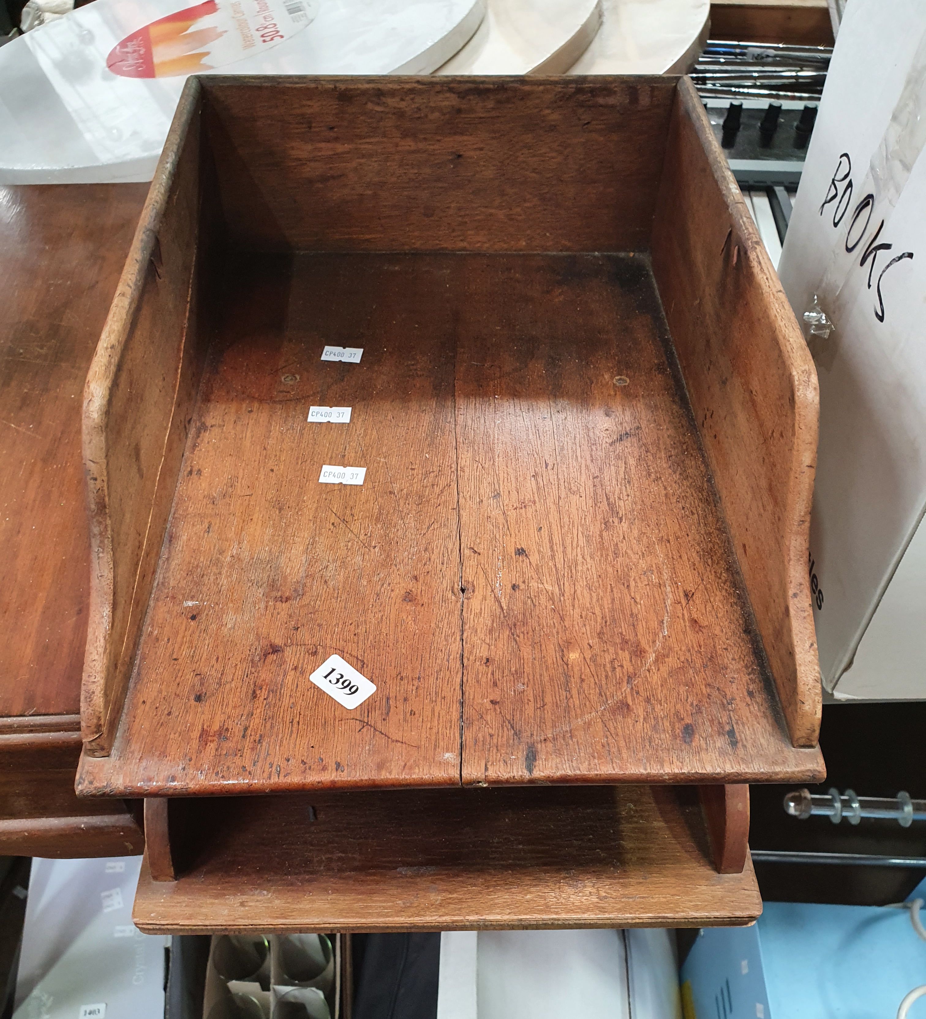 1399 · A VINTAGE DESK ORGANISER