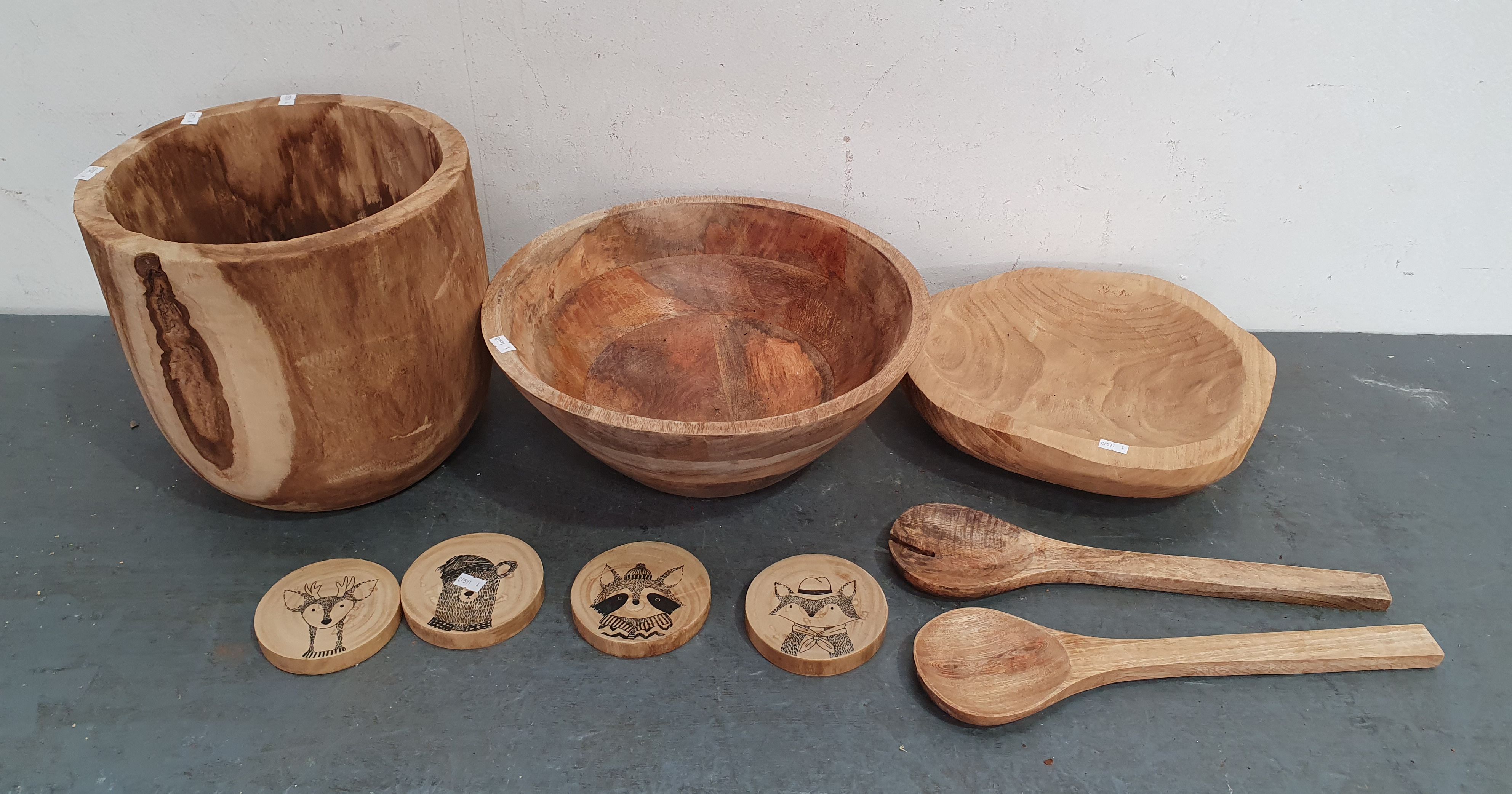 1270 · A GROUP OF TIMBER ITEMS