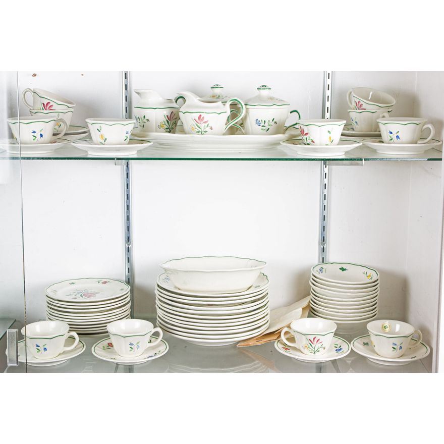 (lot of 65) Longchamp France 'Tulip' faience tableware