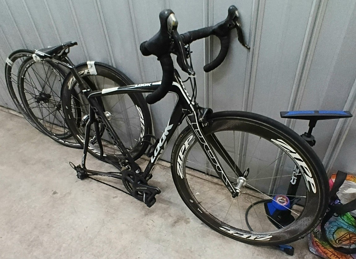 A Look 586 Carbon Fibre Road Bike