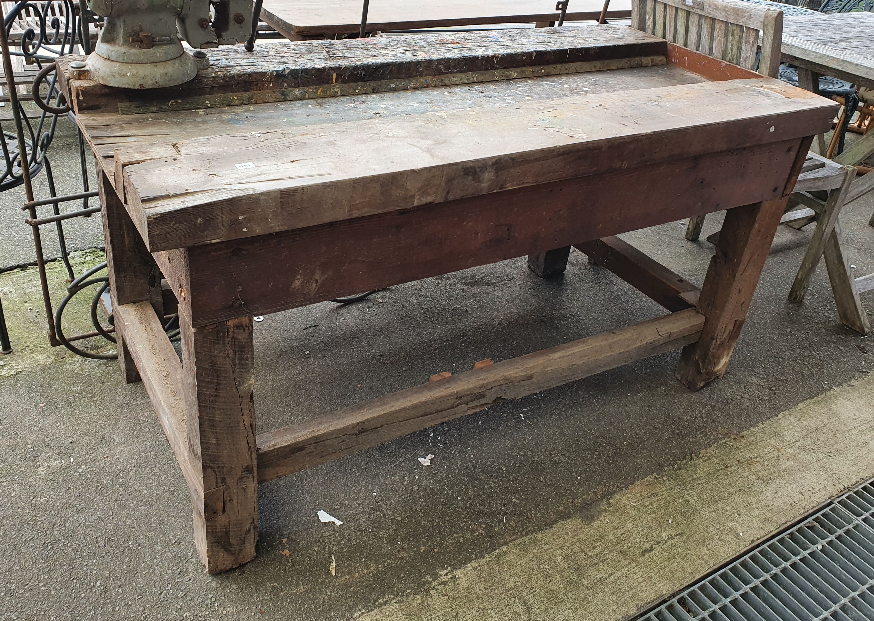 1058 · A RUSTIC WORKBENCH