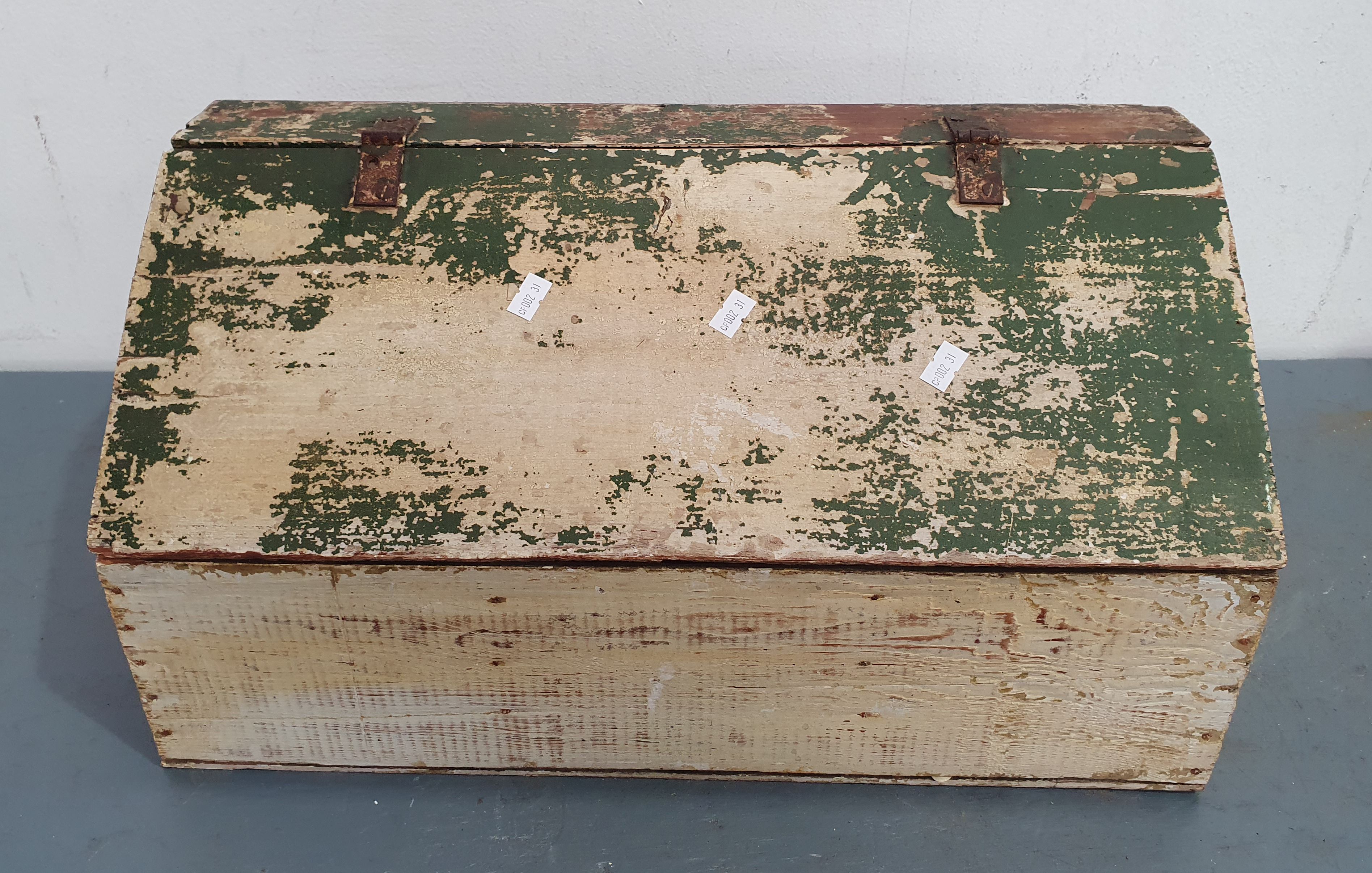 A SHABBY CHIC TOOLBOX