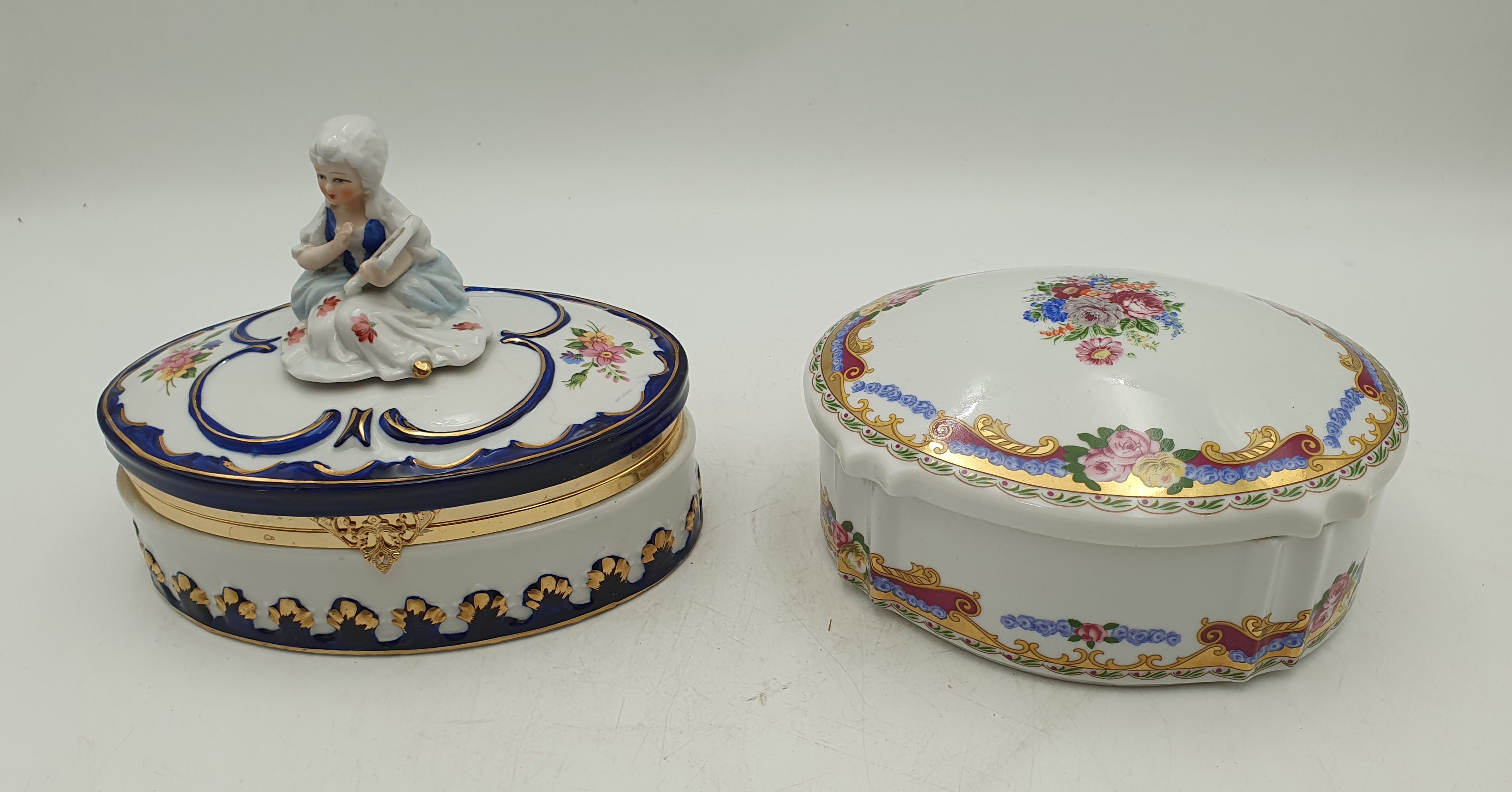 A Limoges Decore A Main Porcelain Trinket Box