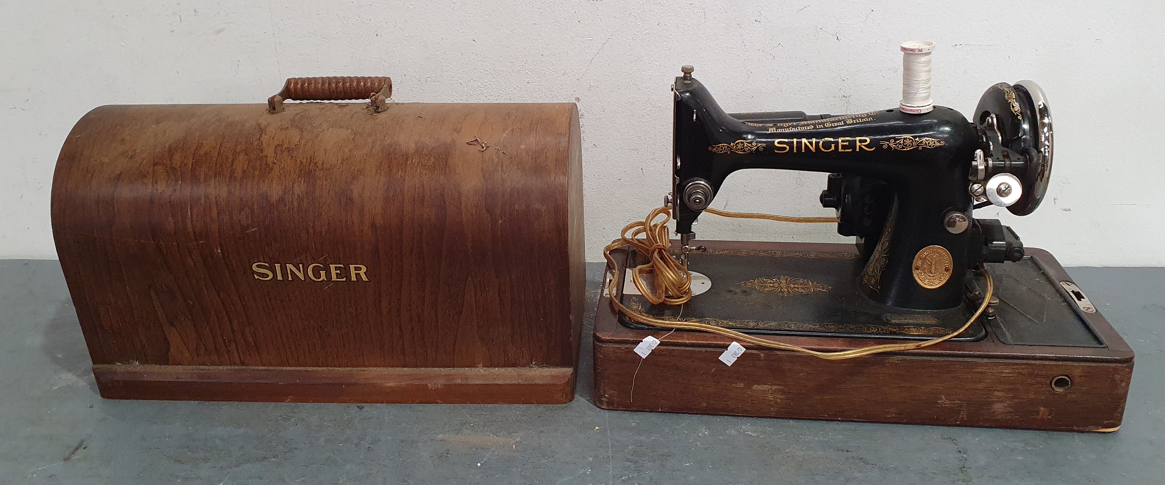 1294 · A SINGER SEWING MACHINE