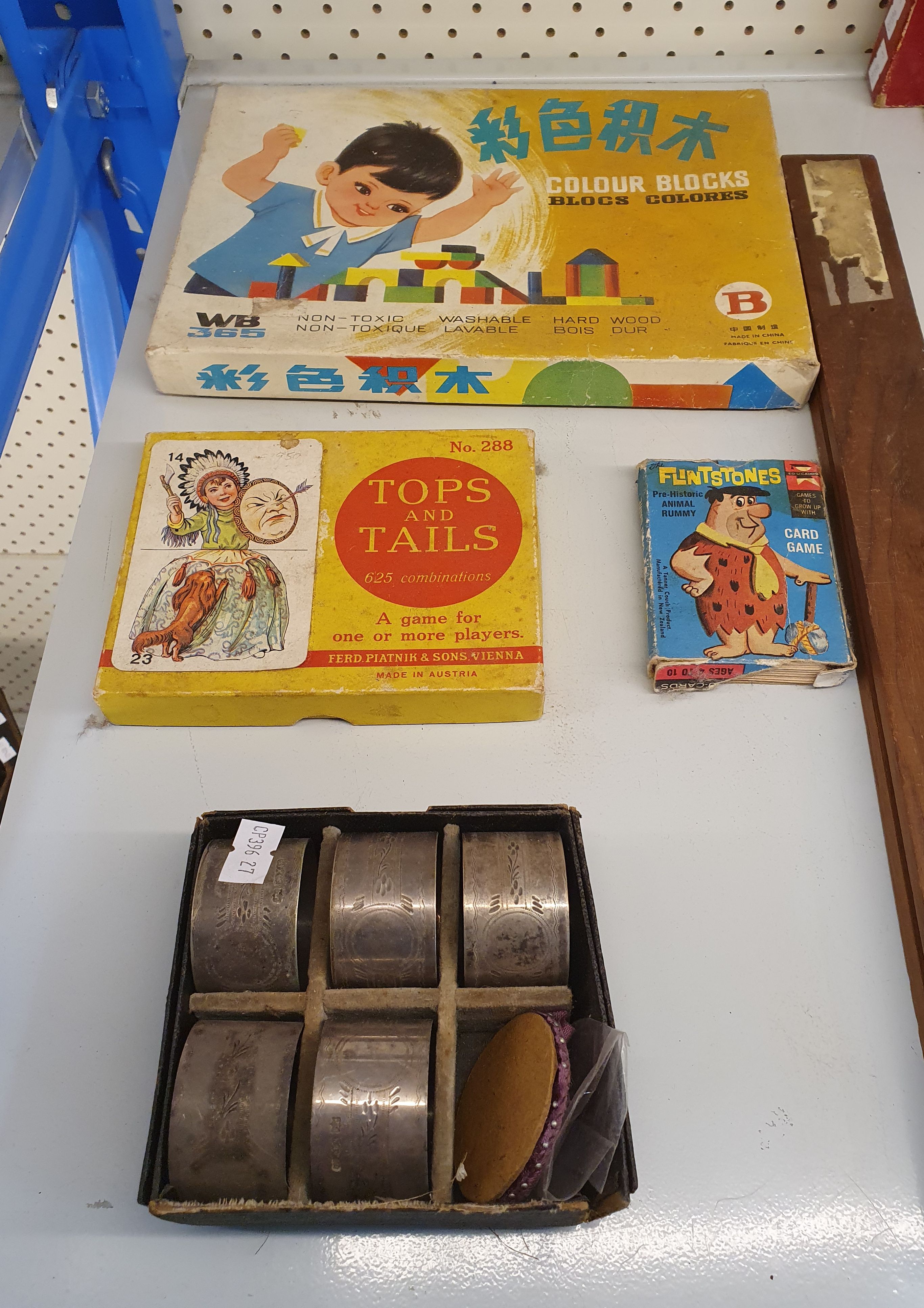 205 · A BOX OF TOYS AND SERVIETTE RINGS