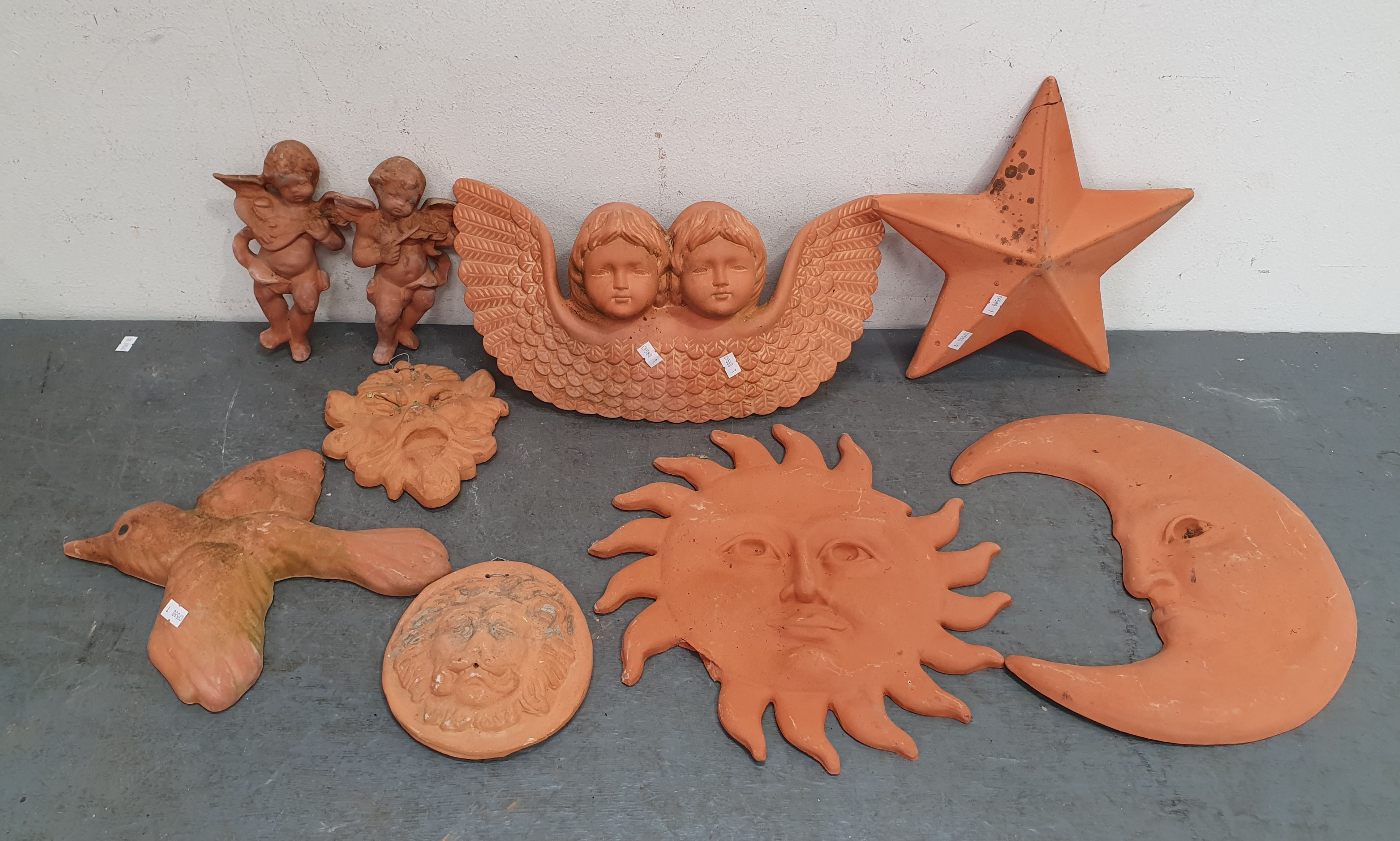 1138 · A GROUP OF TERRACOTTA ITEMS