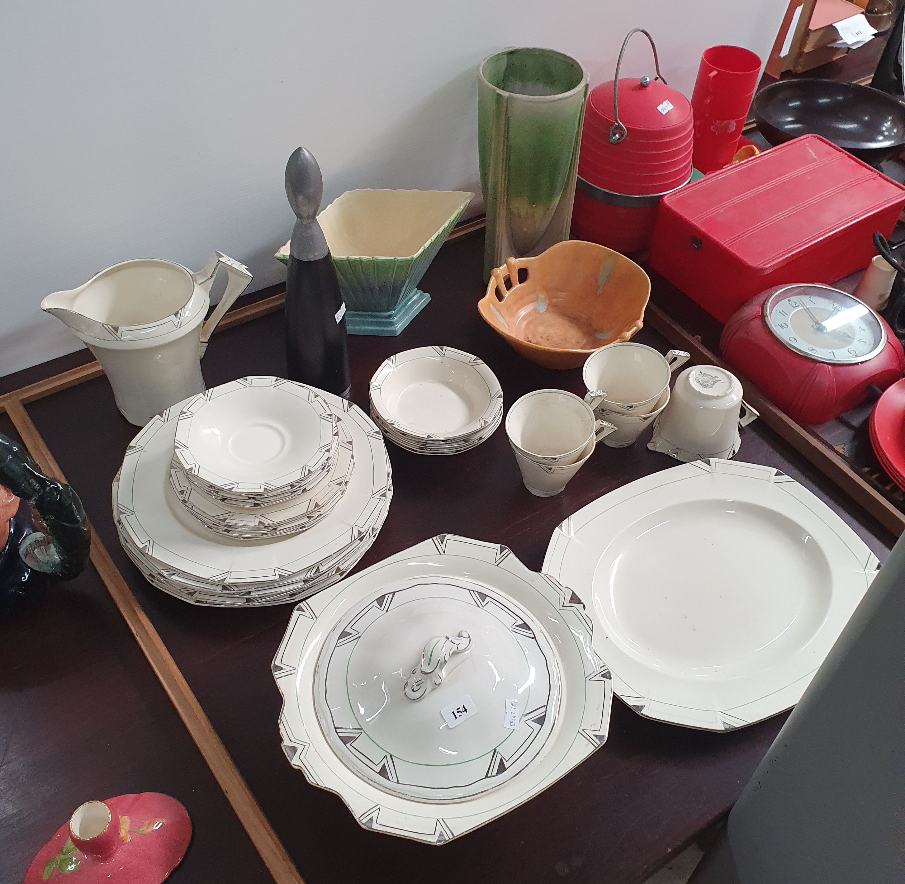 154 · A GROUP OF VARIOUS ITEMS