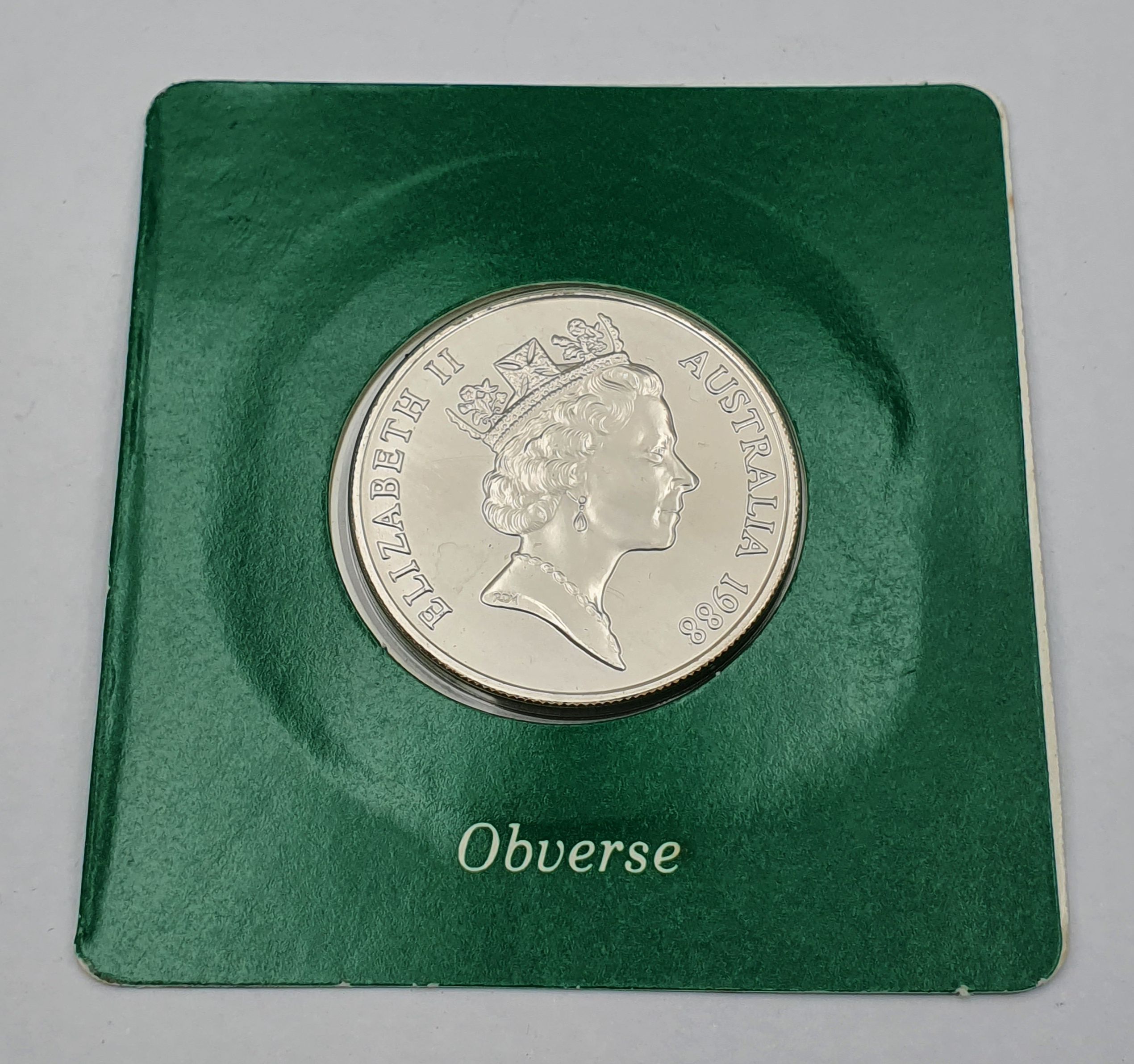 323 · AN AUSTRALIAN $10 COIN