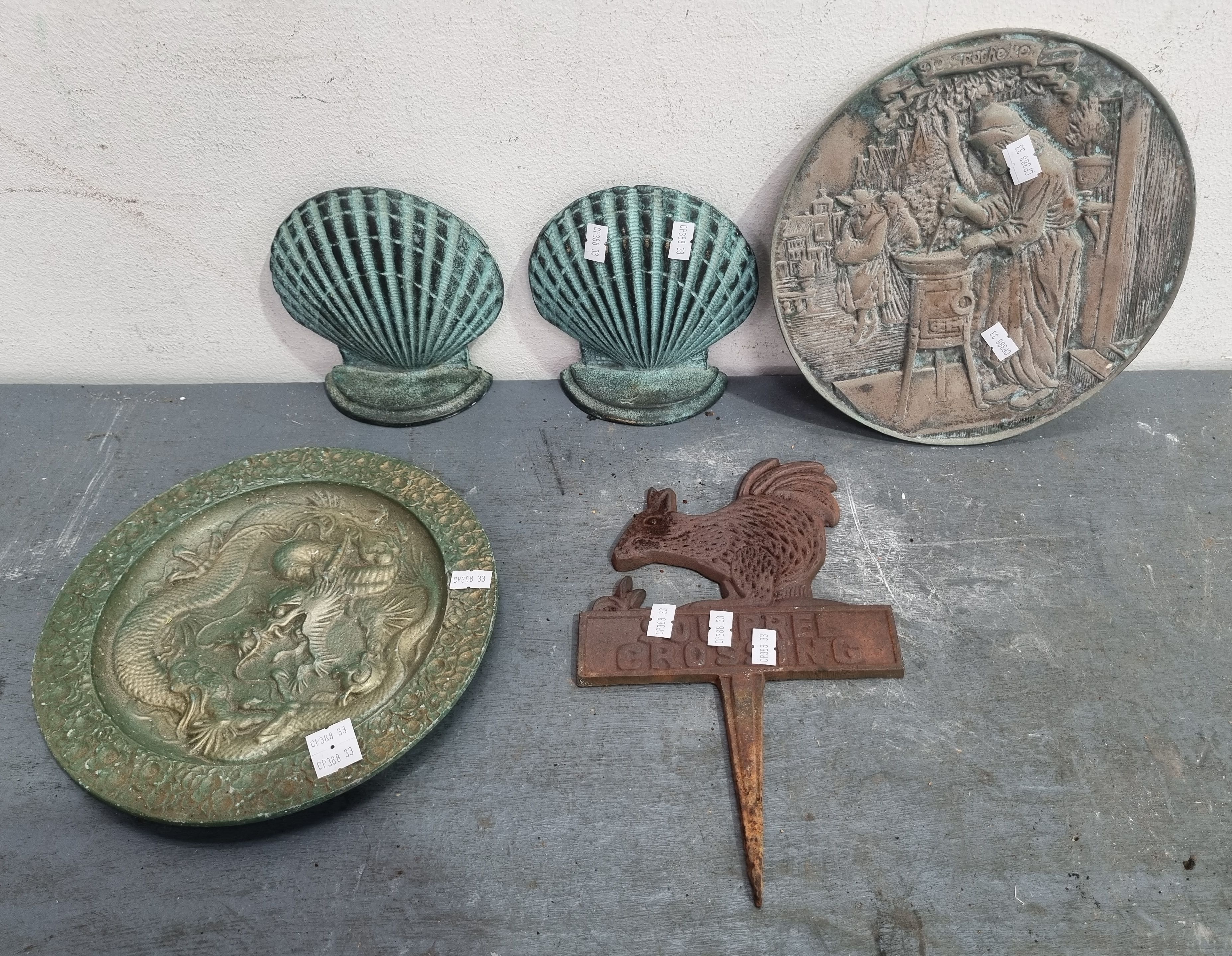 1290 · A GROUP OF VARIOUS METALWARE