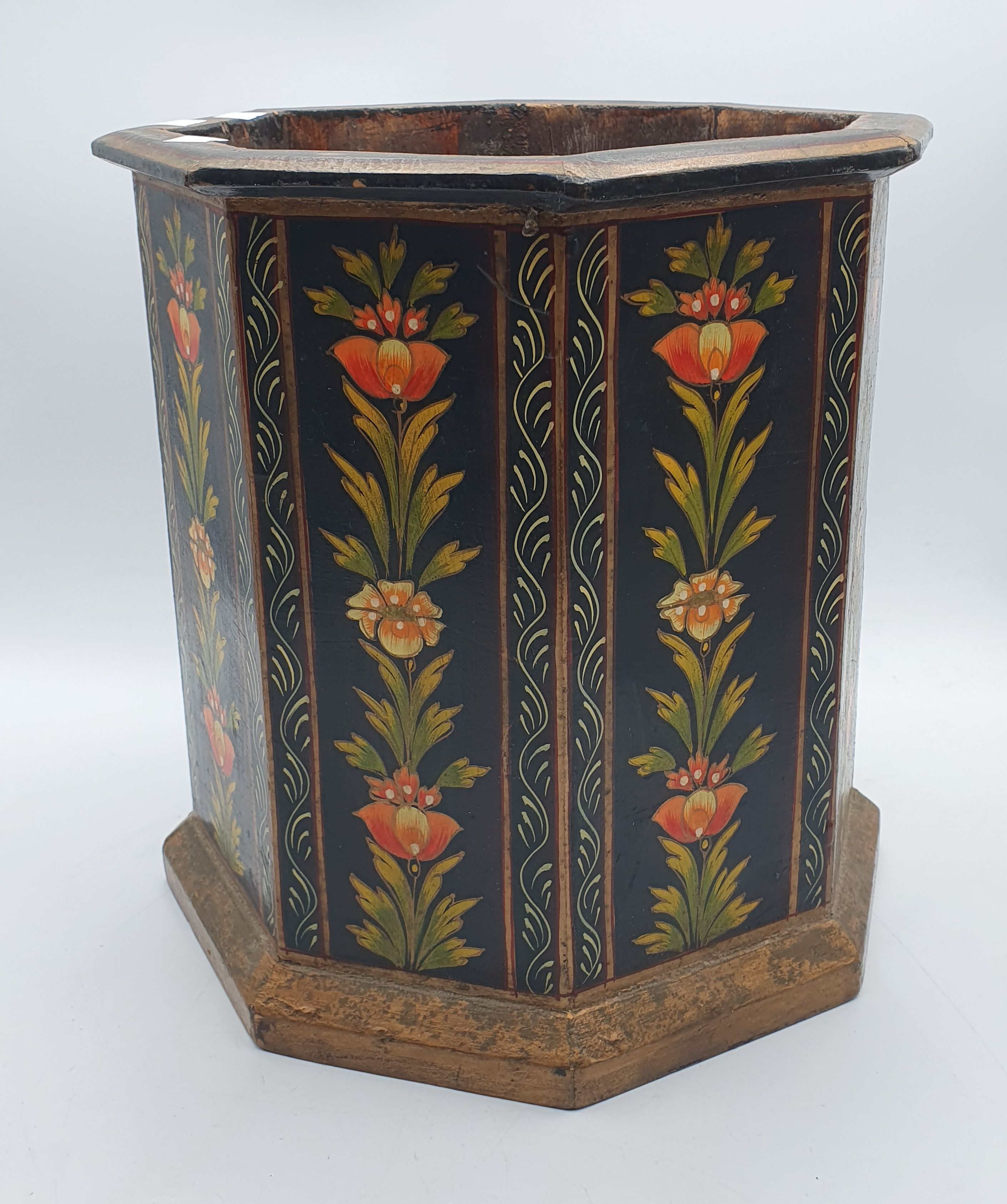 226 · A FLORAL DESIGN TIMBER PLANT POT