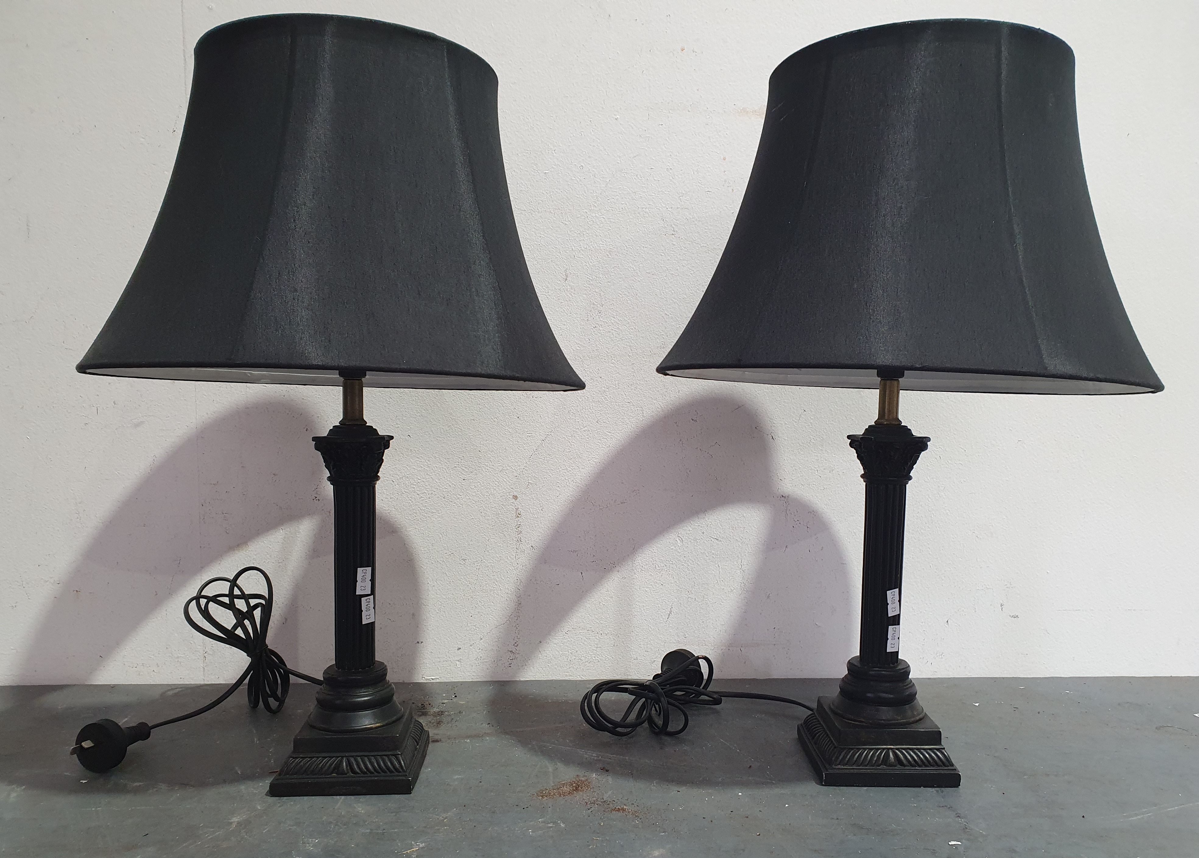 1433 · A PAIR OF TABLE LAMPS