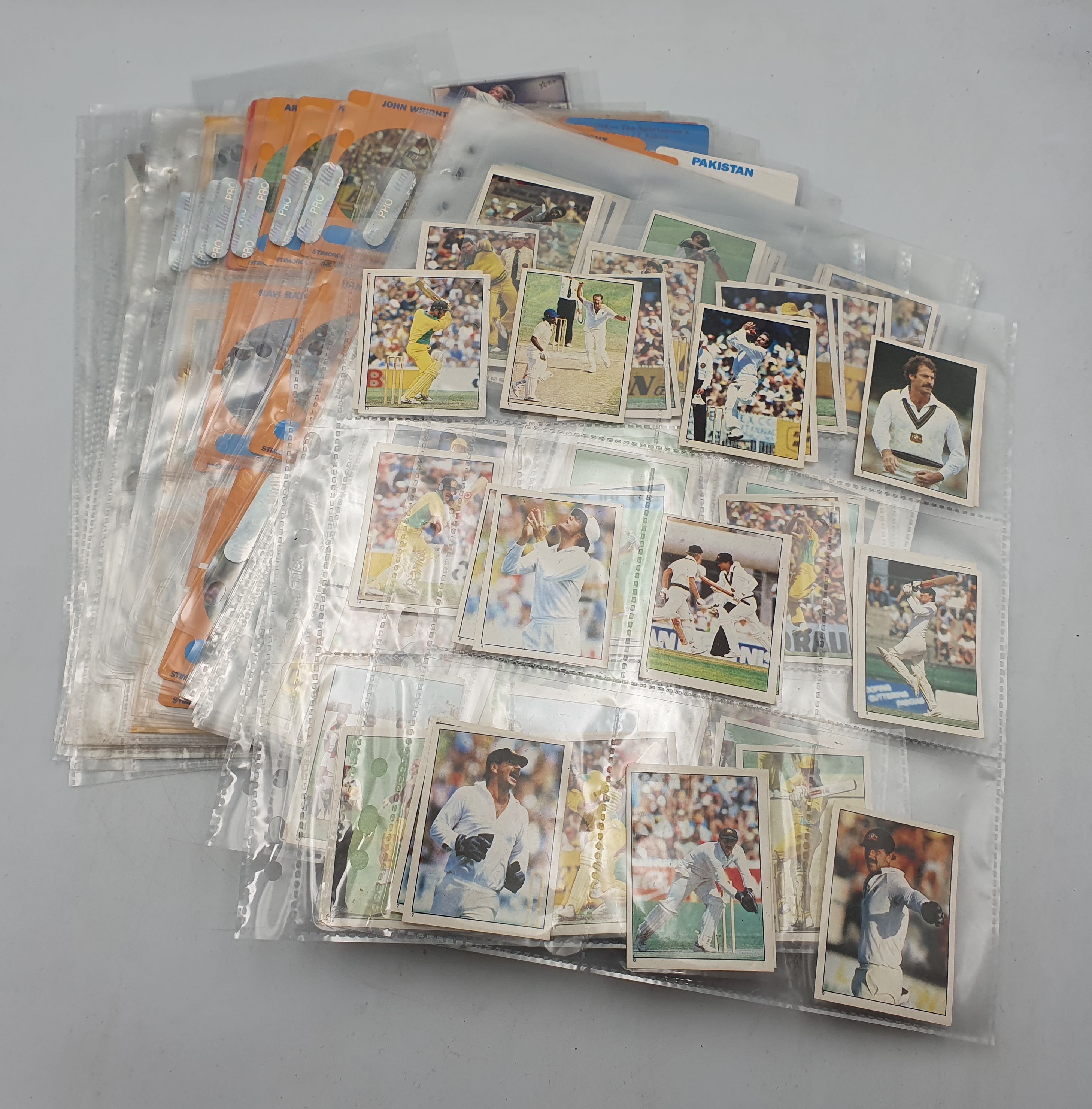 388 · A LARGE COLLECTION OF VINTAGE CRICKET CARDS