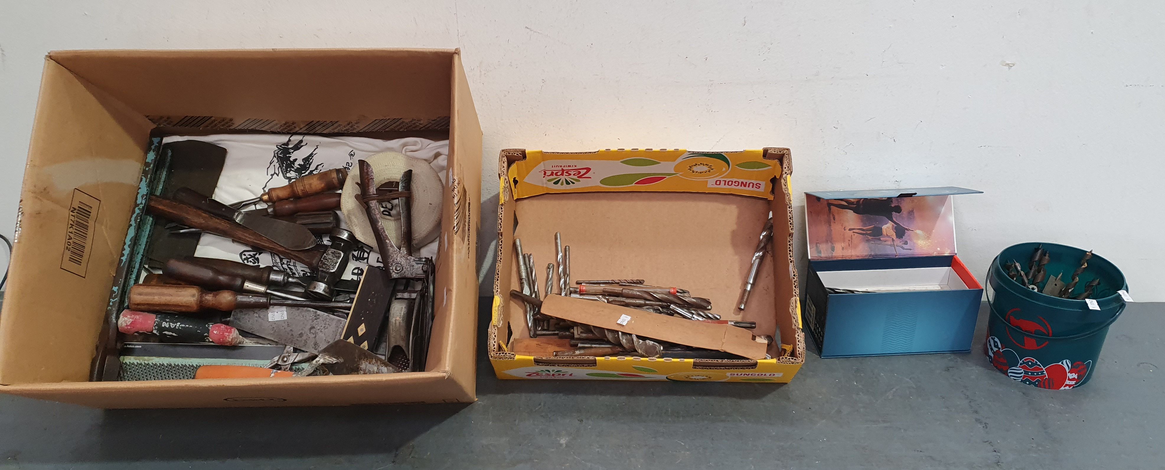 1390 · A COLLECTION OF VINTAGE TOOLS