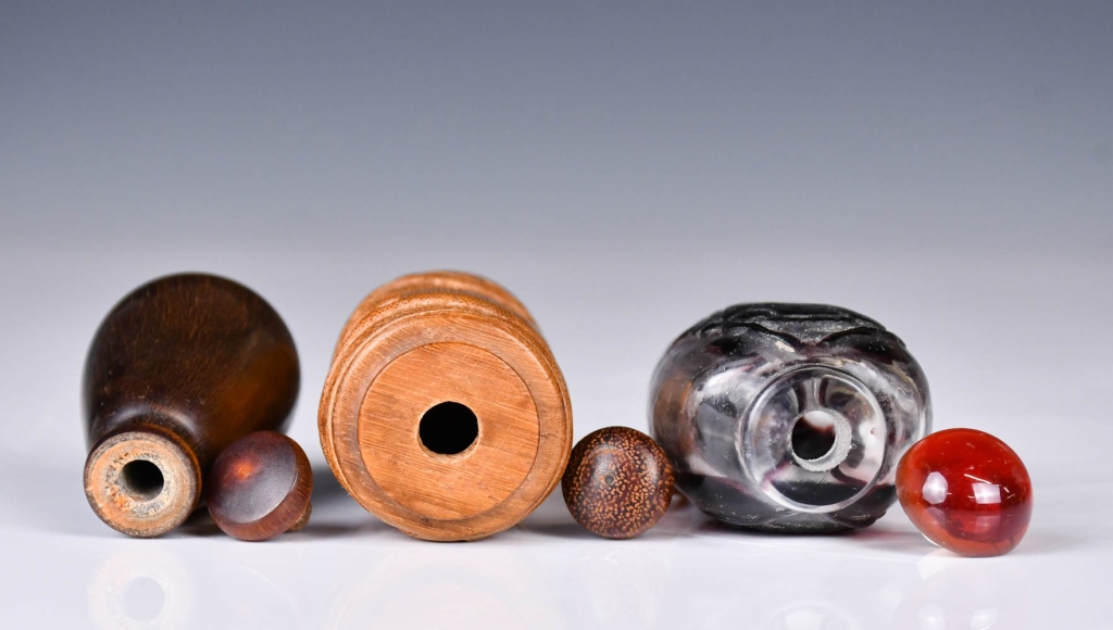 鼻烟壶一组11个| Stunning Arts Gallery & Auction Inc