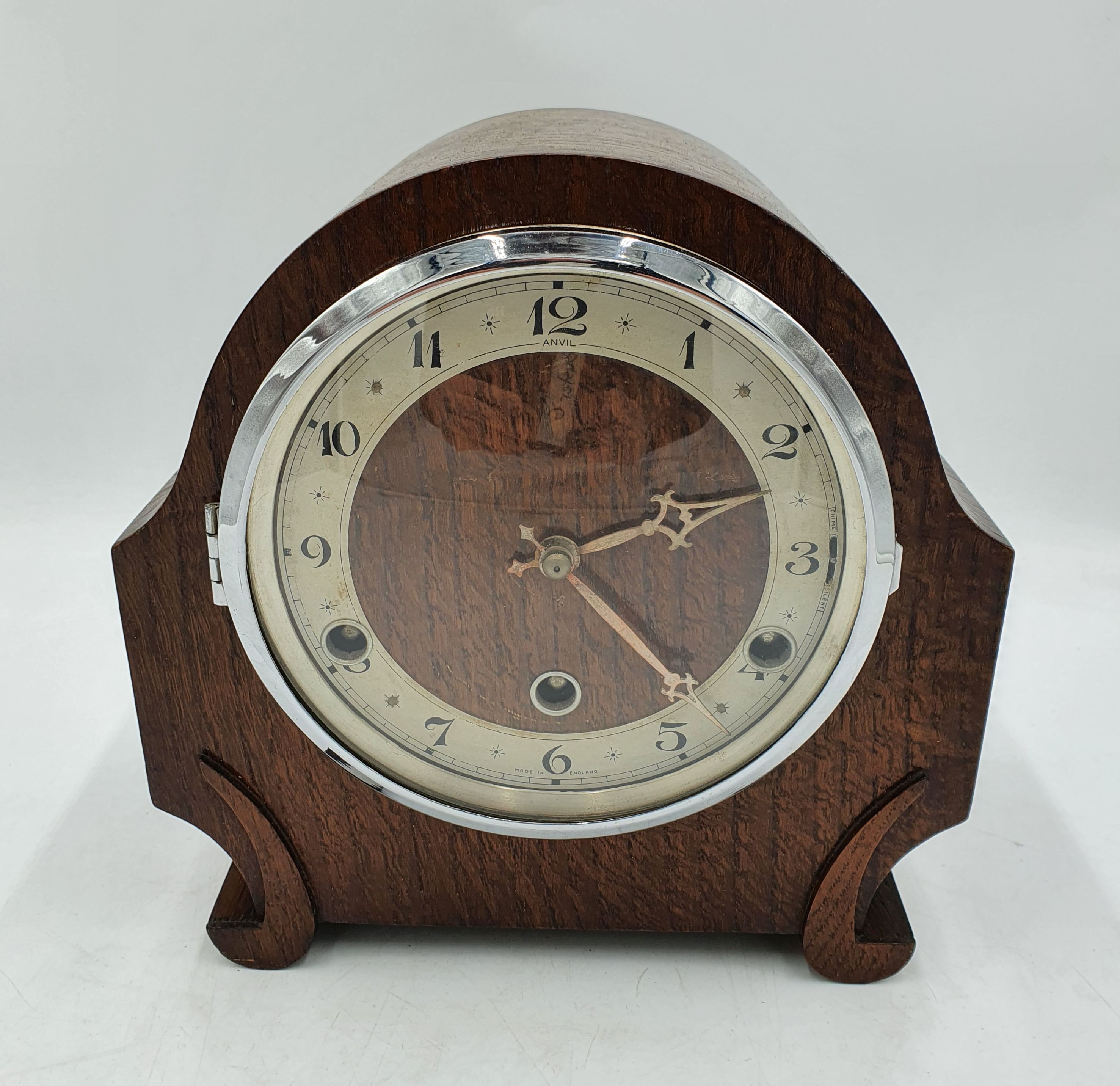 707 · AN ENGLISH PERIVALE CHIMING MANTEL CLOCK