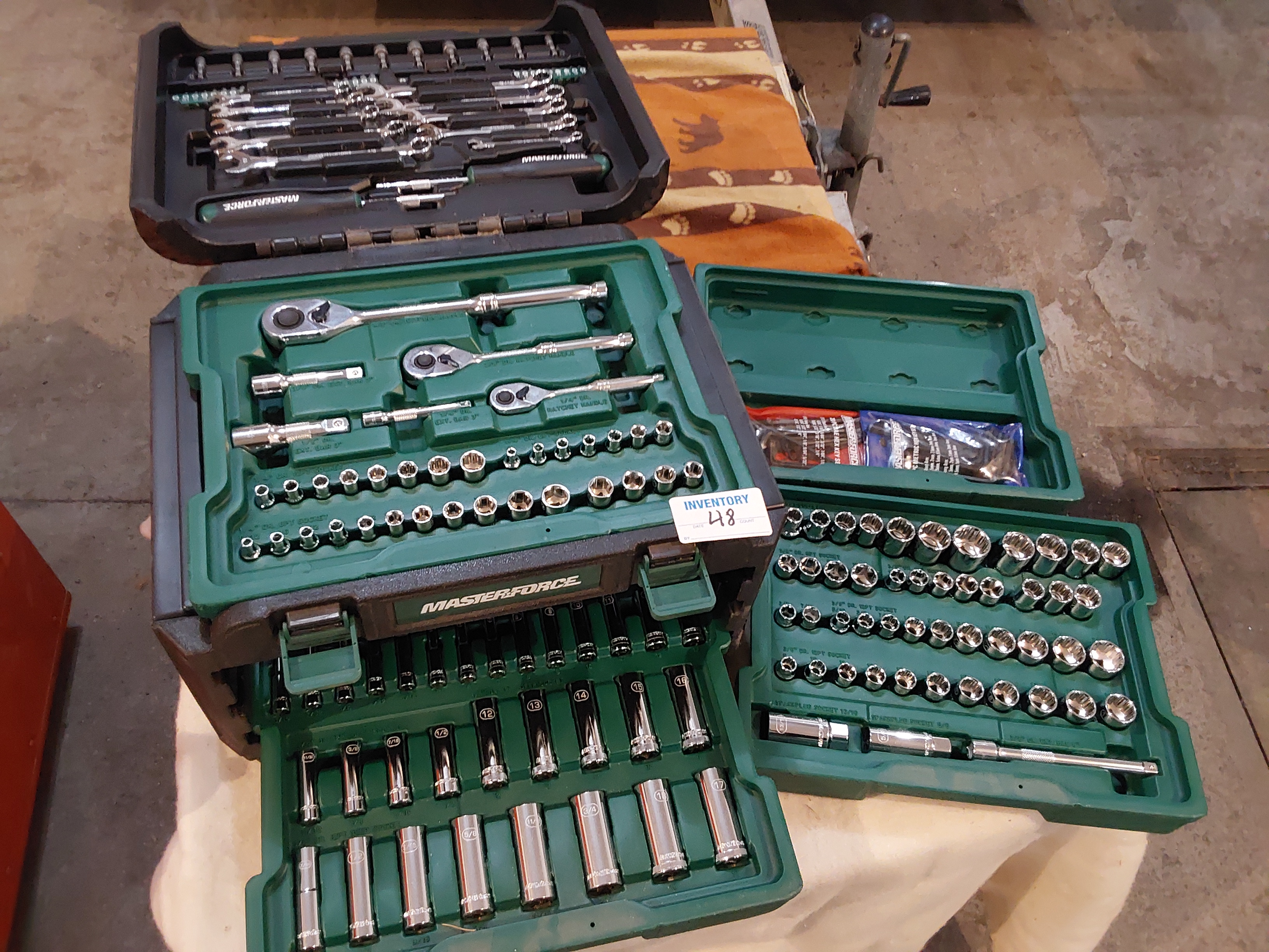 Masterforce Tool Box Looks Brand New Perfect for any Vechile