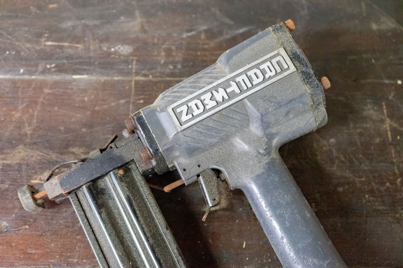 Sears Craftsman 16 Gauge Finishing Nailer with Case Harritt Group, Inc