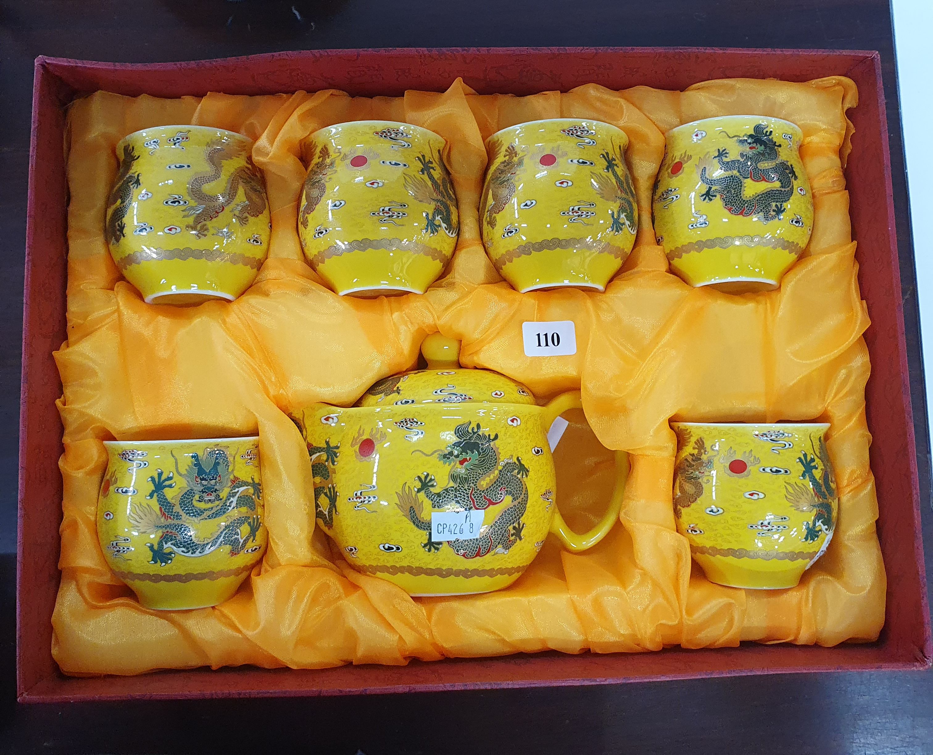 110 · A CHINESE TEA SET FOR SIX