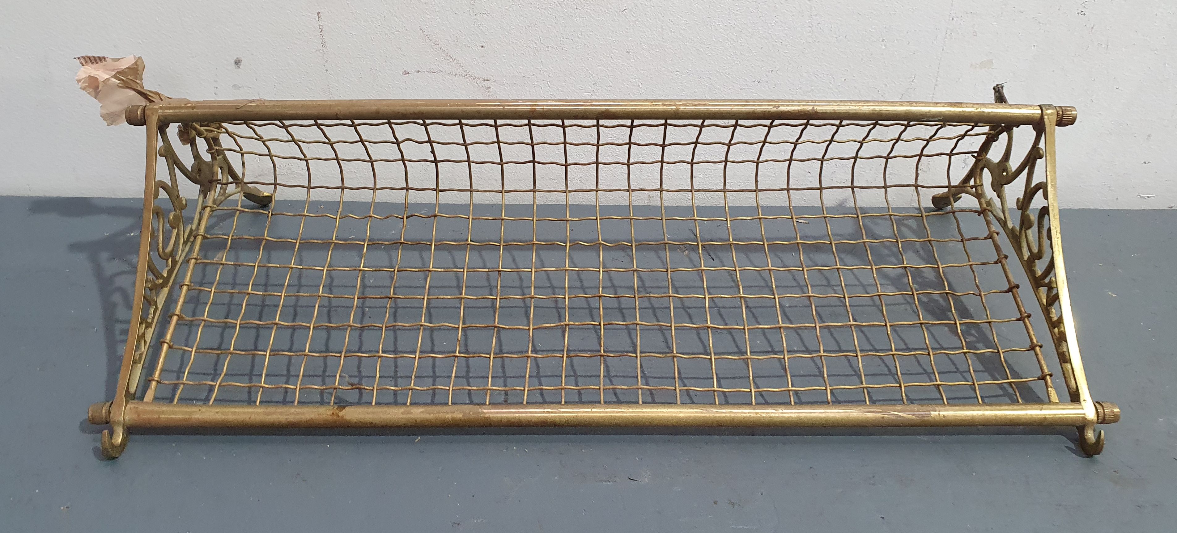 2140 · BRASS RACK