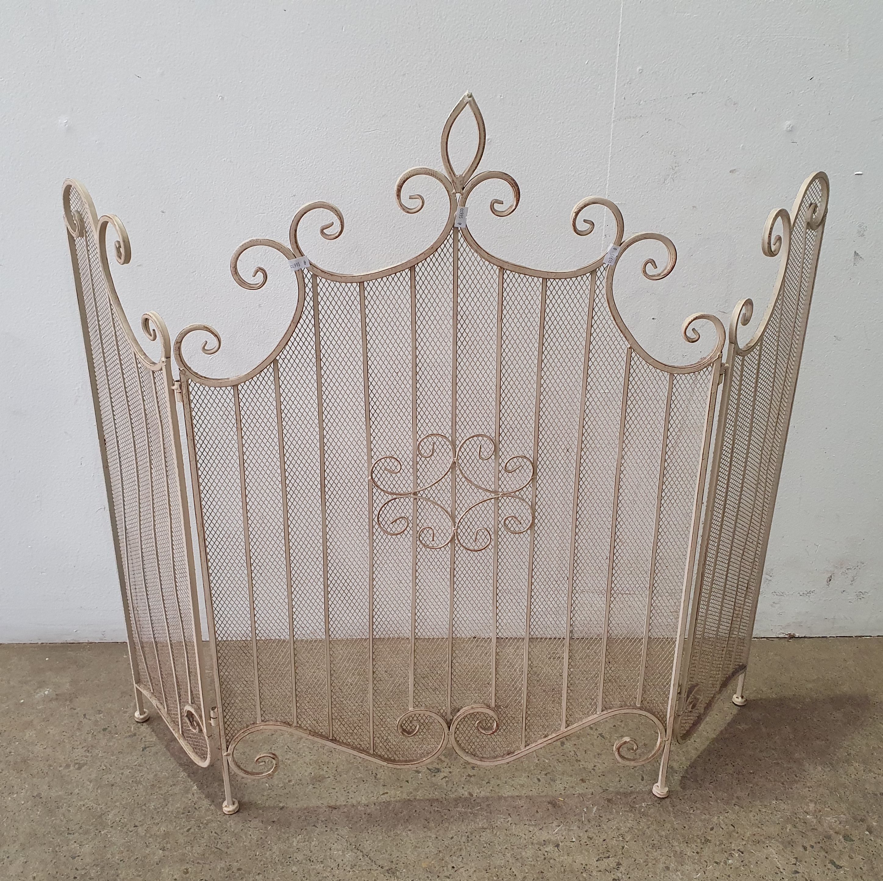 1212 · A METAL FIRE GUARD