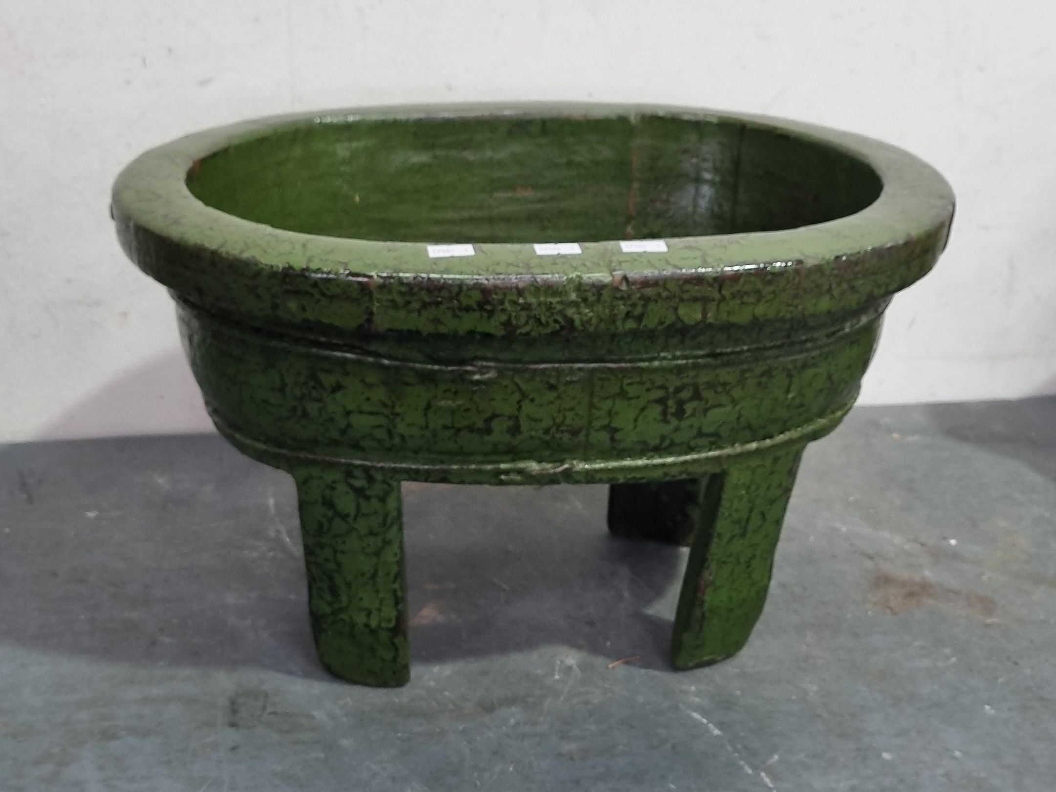 2247 · A GREEN ASIAN PLANT STAND