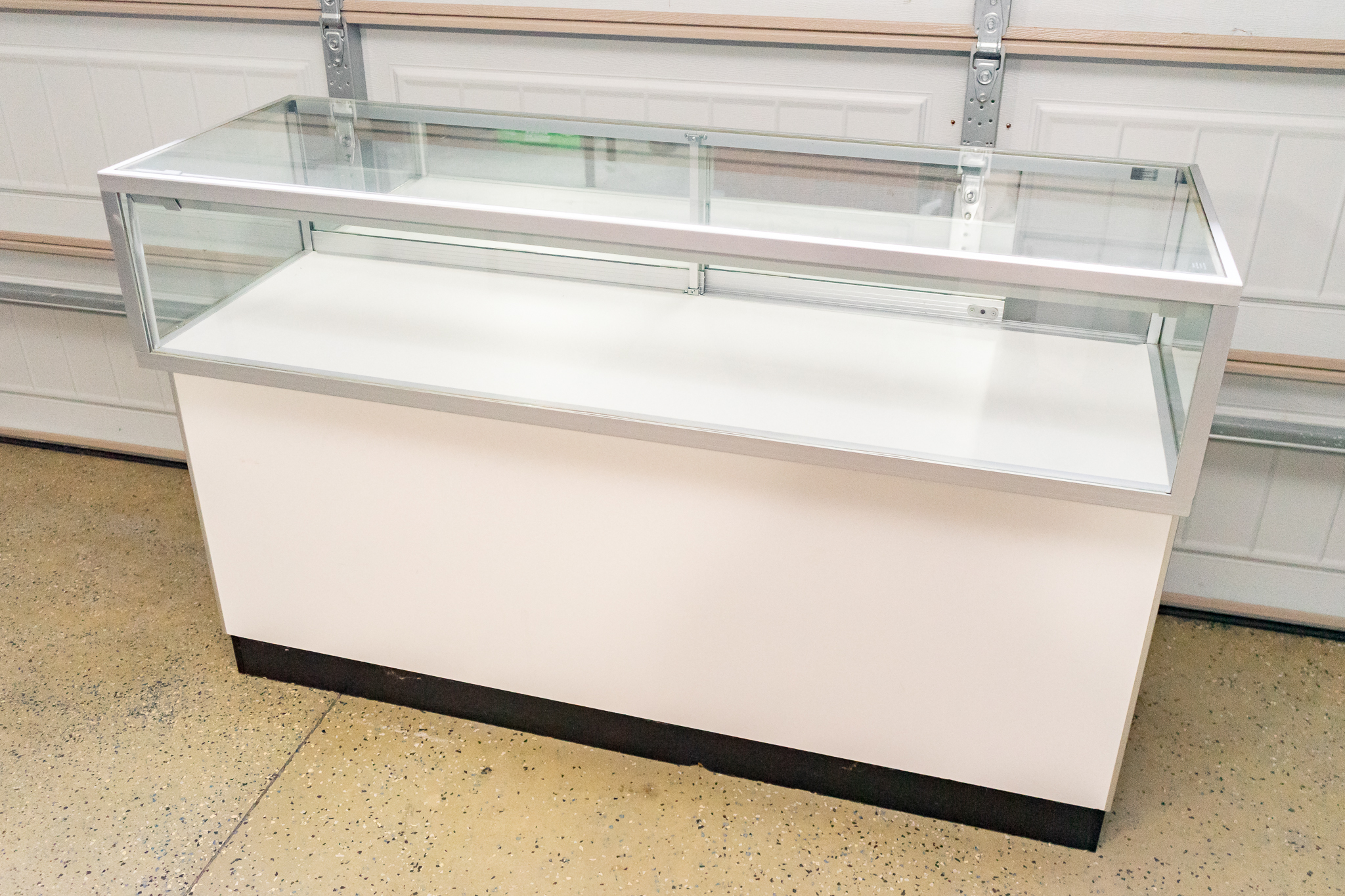 Lighted Glass Top Showcase | Harritt Group, Inc