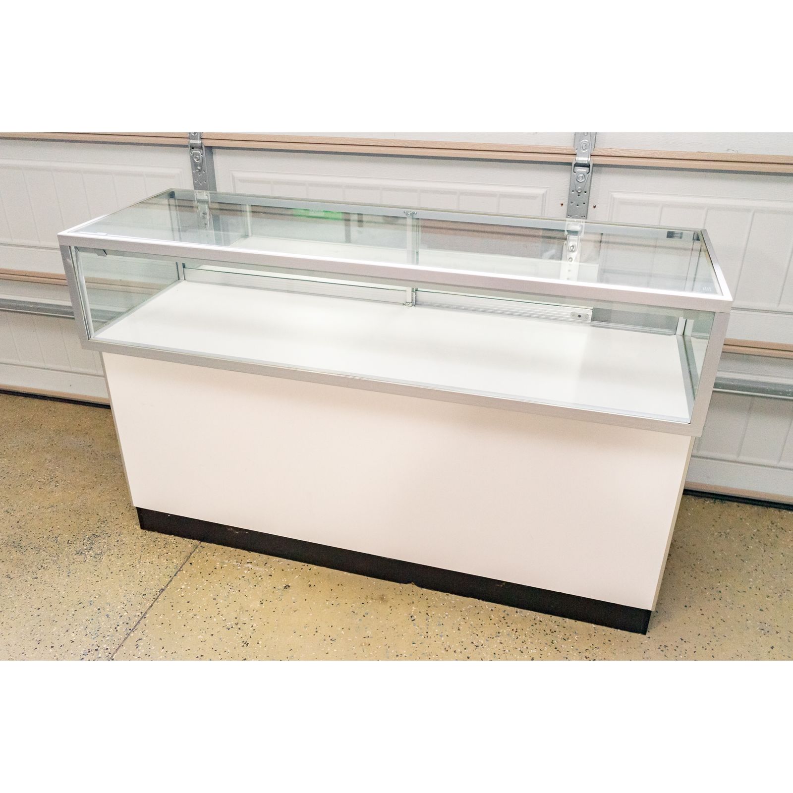 Static Showcase Lighted Glass Top Showcase | Harritt Group, Inc