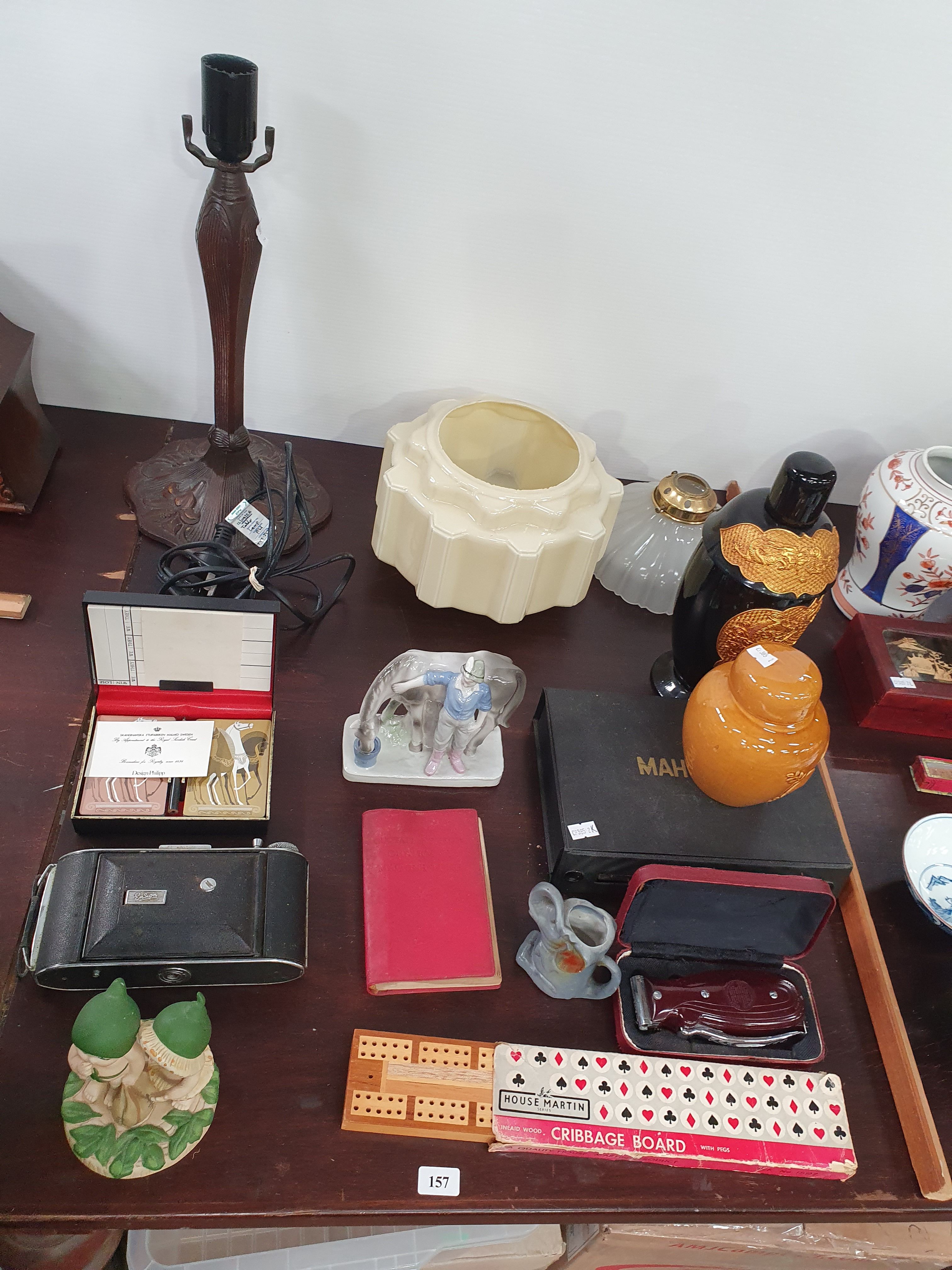 157 · A GROUP OF VARIOUS ITEMS