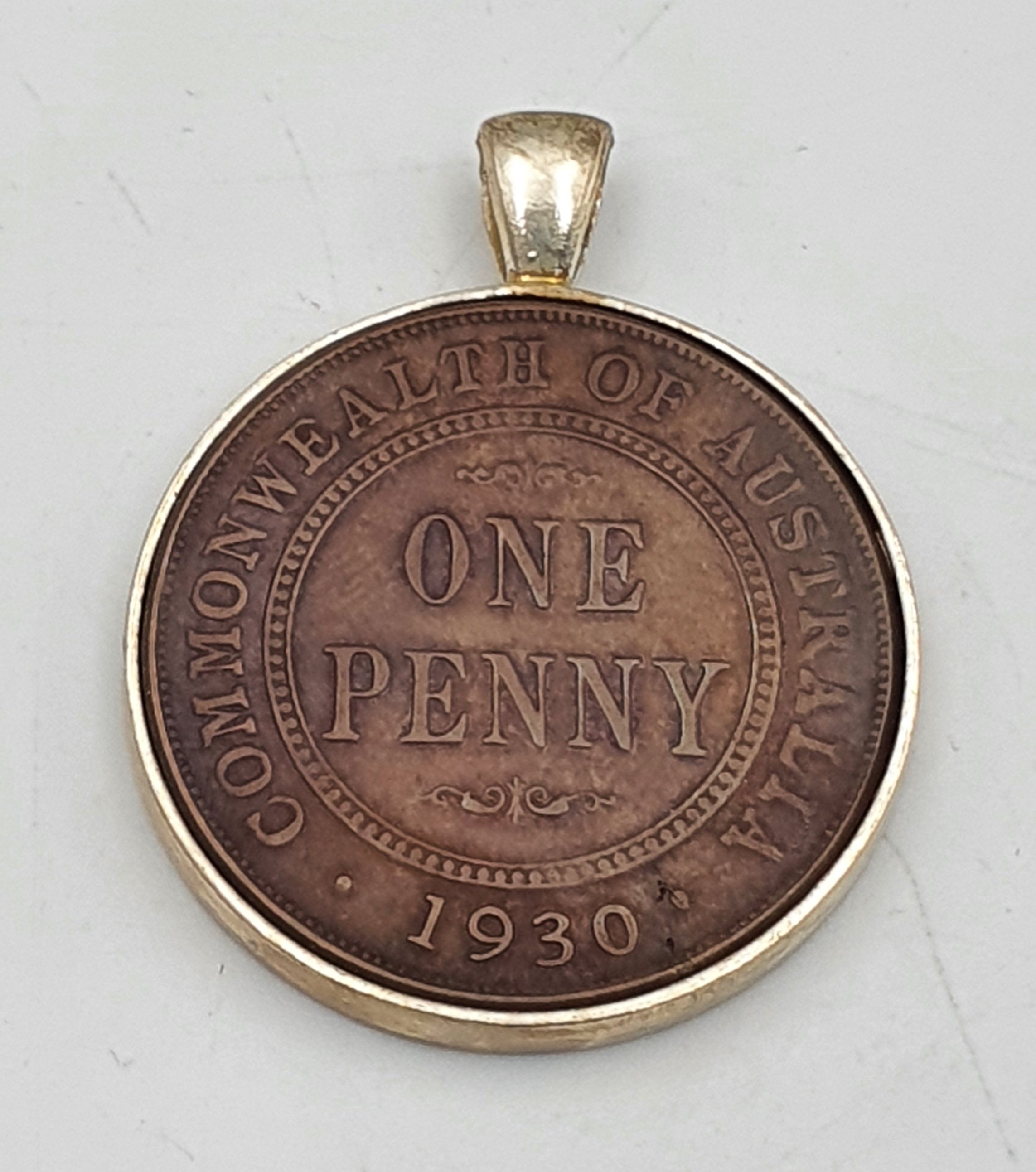 300 · AN AUSTRALIAN 1930 FANTASY PENNY PEDANT