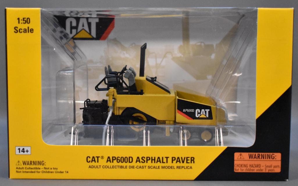 Caterpillar 1:50 scale Cat AP600D Asphalt Paver Diecast replica Norscot 55259 