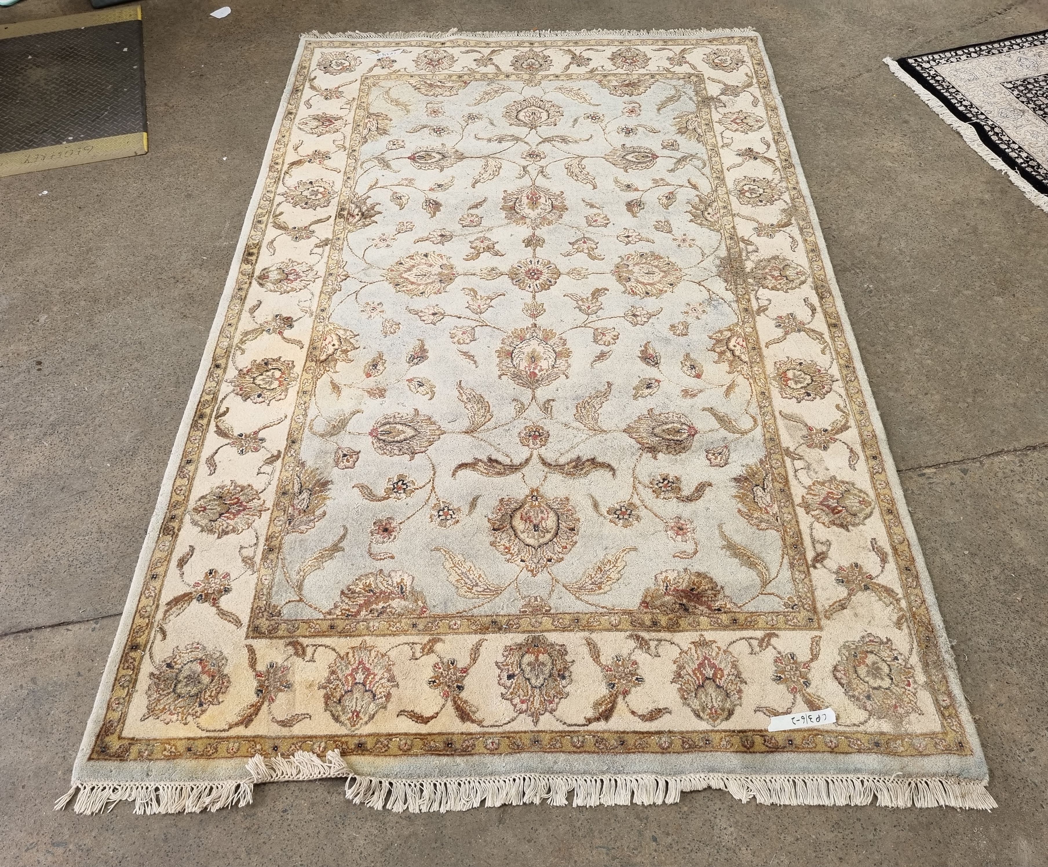2264 · A HANDMADE WOOLEN CARPET