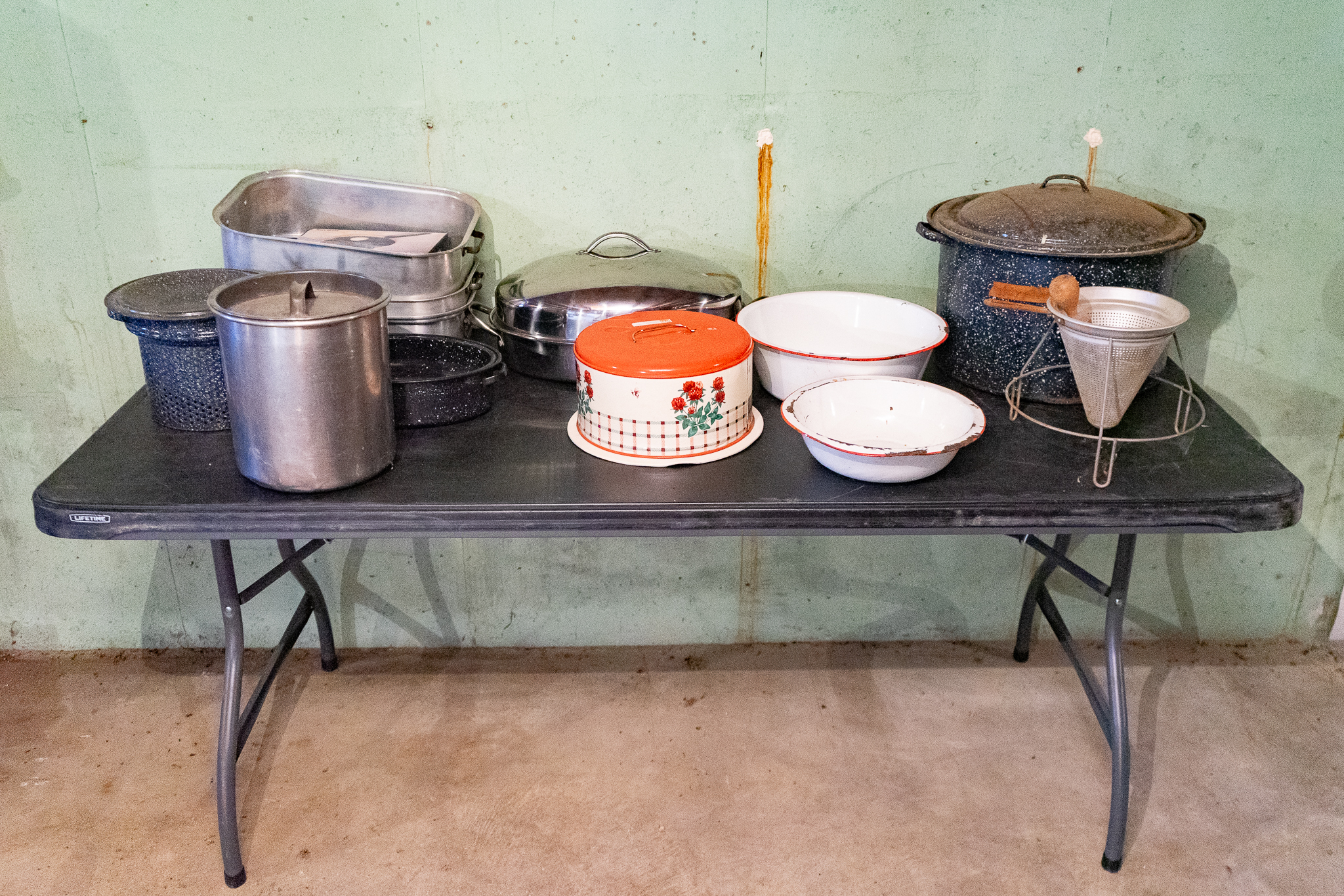 Collection Of Kitchen Items | Harritt Group, Inc