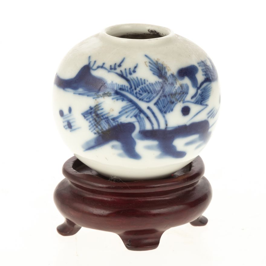 Chinese Export Blue & White Brush Wash